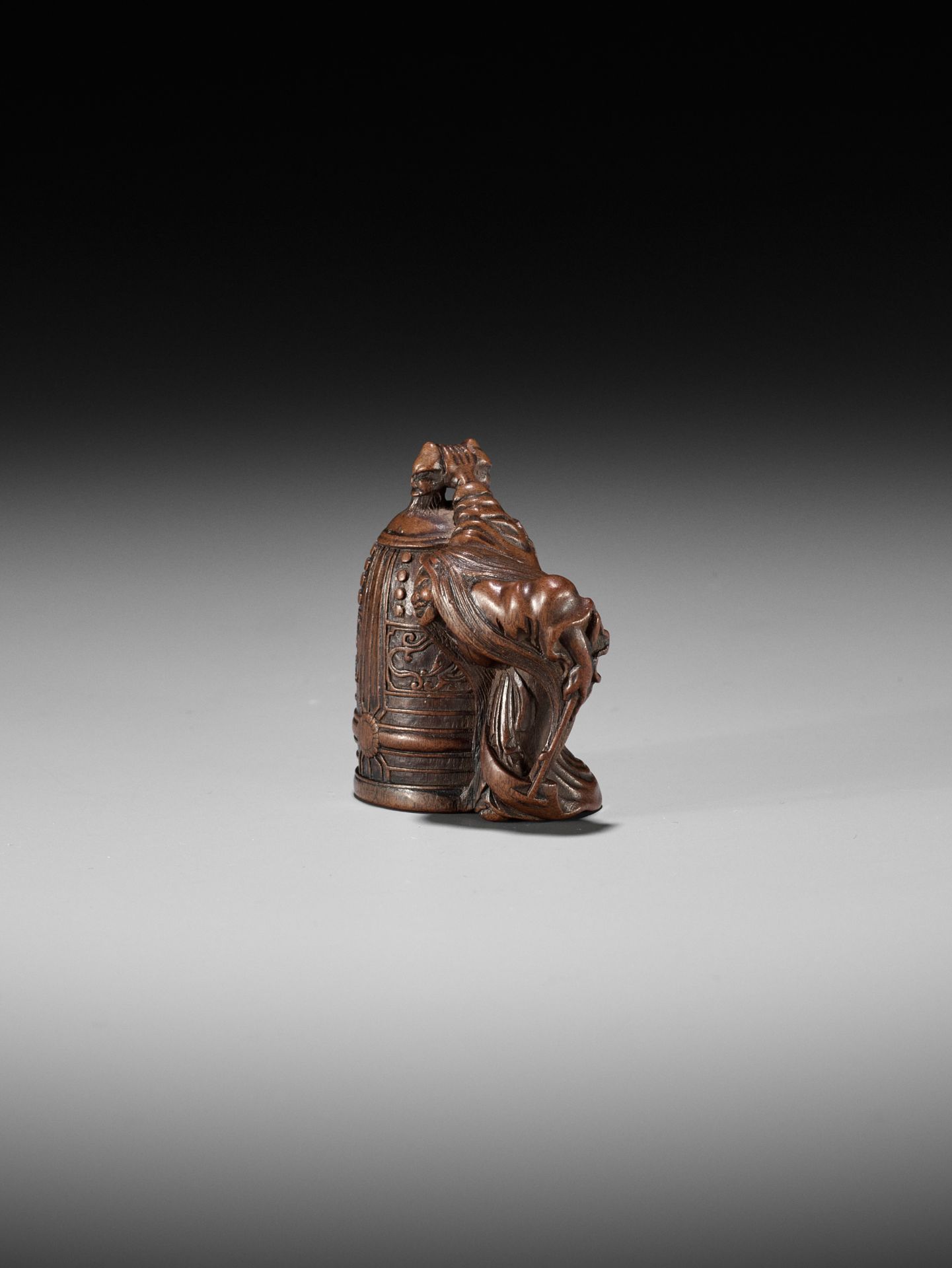 MASAKAZU: A SUPERB NAGOYA SCHOOL WOOD NETSUKE OF KIYOHIME - Image 11 of 15