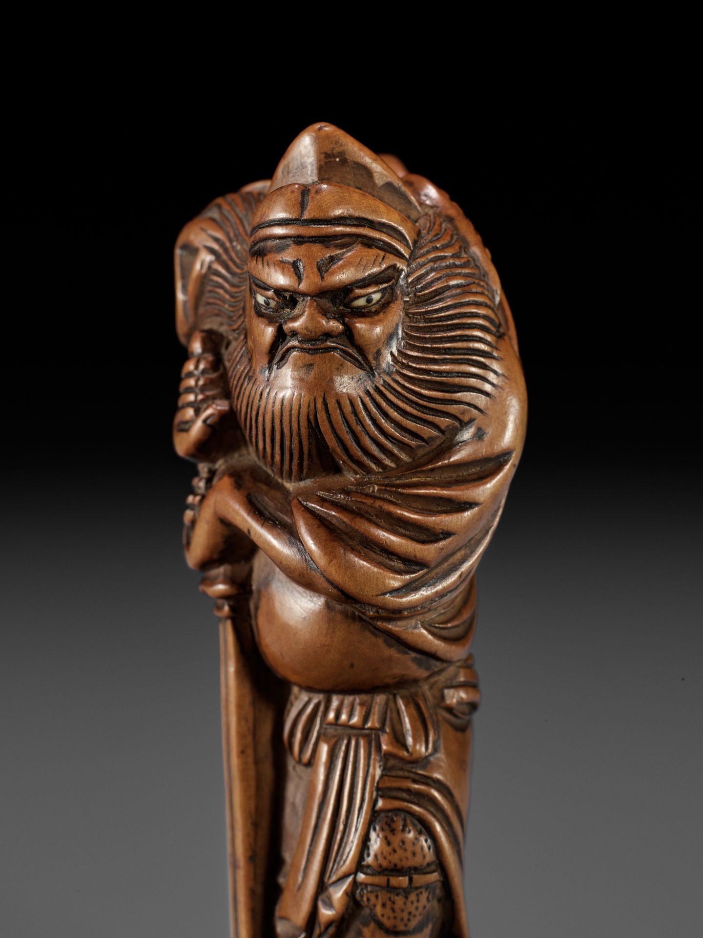 A GOOD WOOD NETSUKE OF SHOKI - Bild 10 aus 10