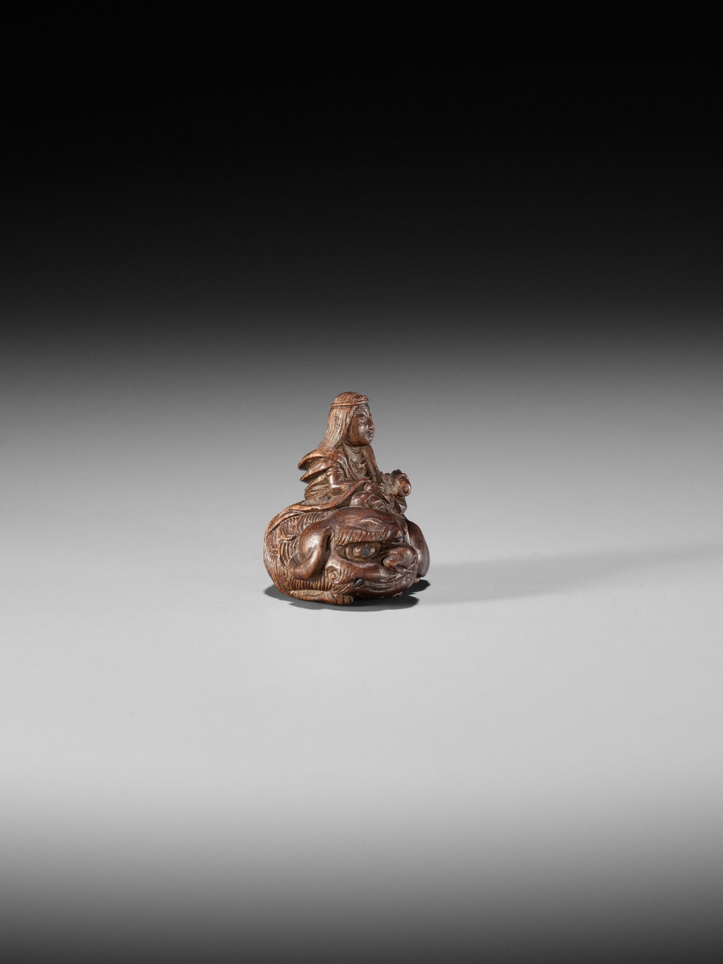 TOSAI: AN EXQUISITE MINIATURE BAMBOO NETSUKE OF MONJU BOSATSU - Bild 9 aus 12