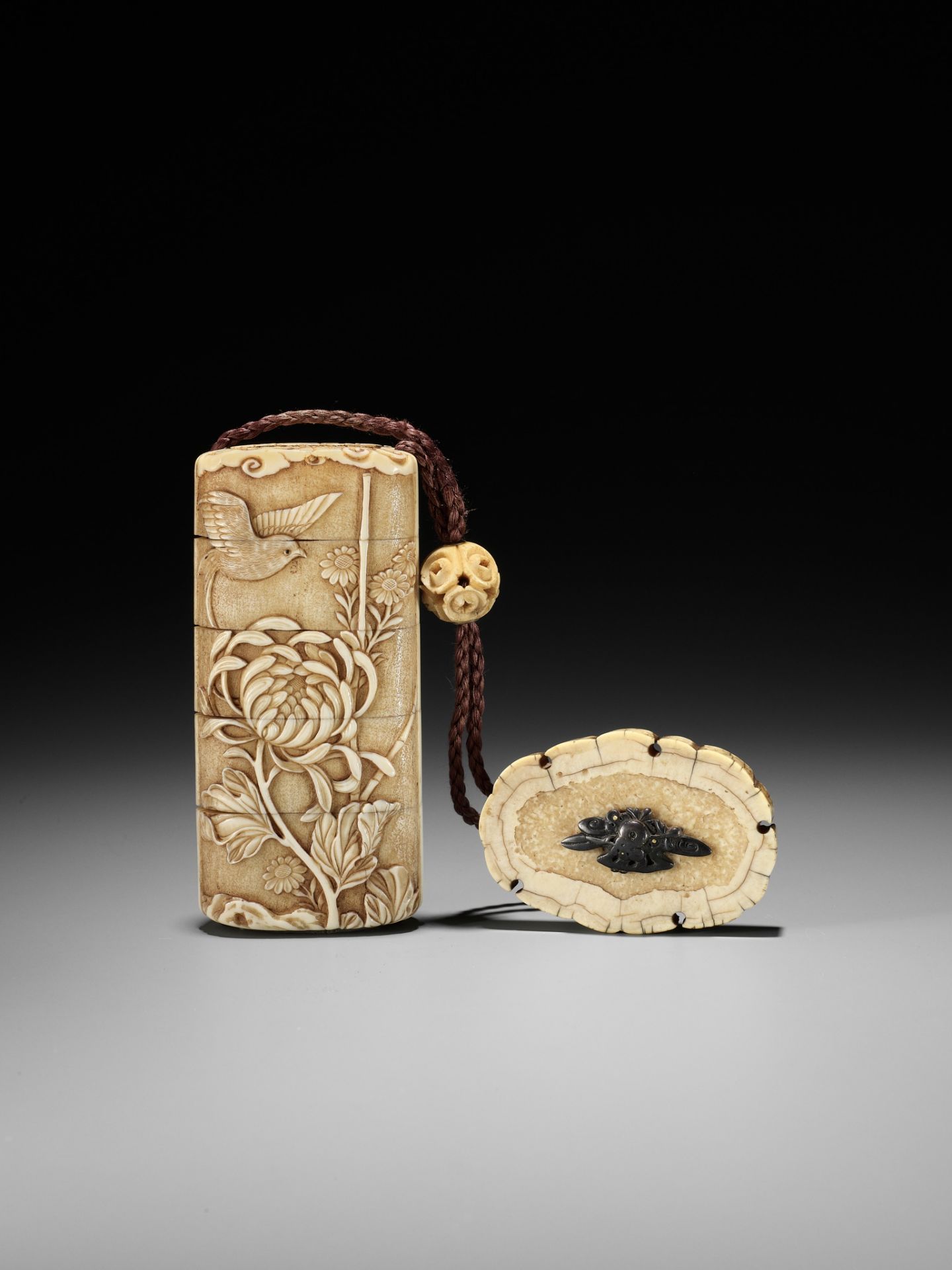 A MASTERFUL WALRUS TUSK FOUR-CASE INRO DEPICTING A SWALLOW AMONGST FLOWERS - Image 7 of 12