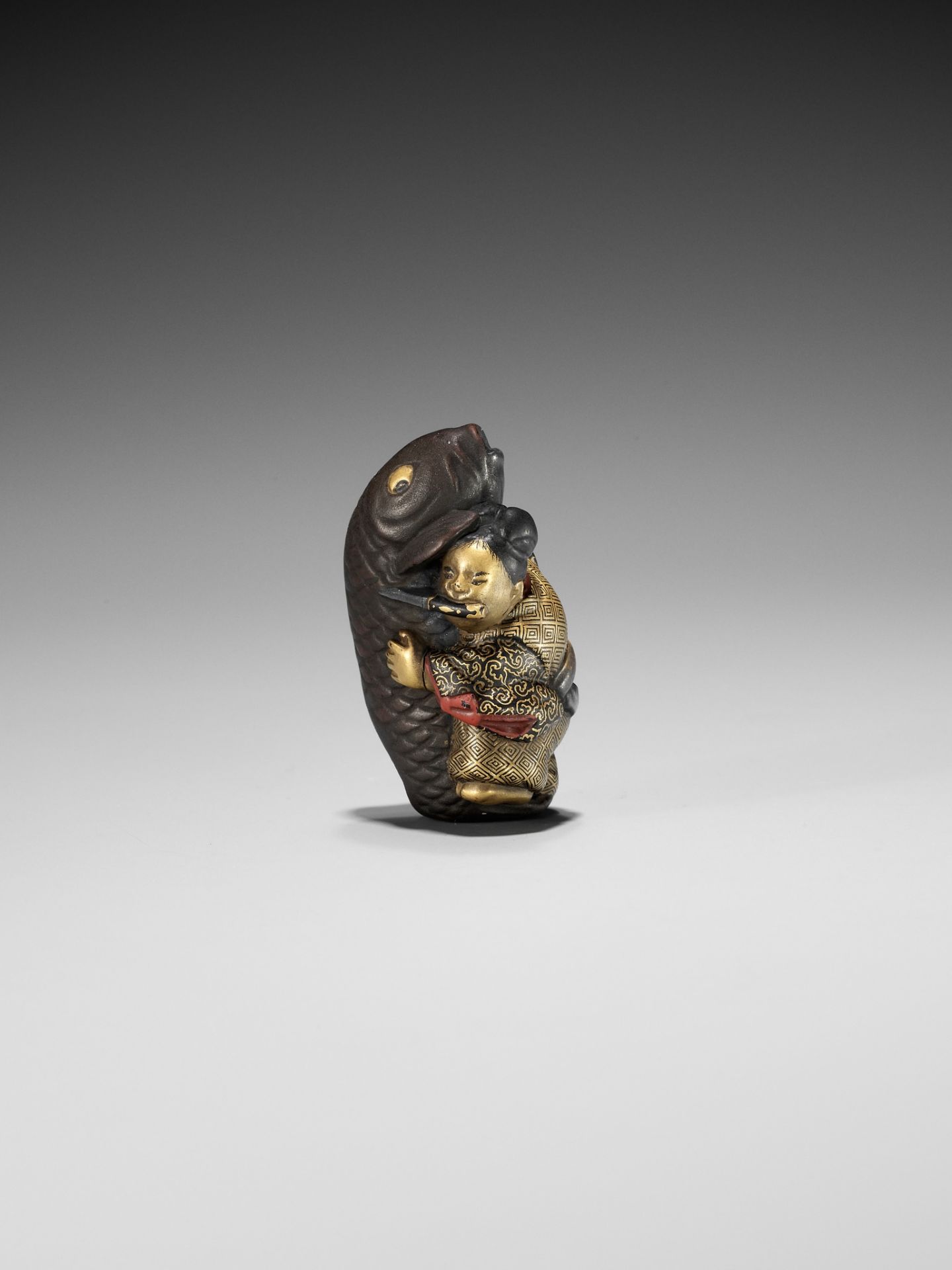 A RARE LACQUER NETSUKE OF ONIWAKAMARU SLAYING THE GIANT CARP - Image 11 of 12