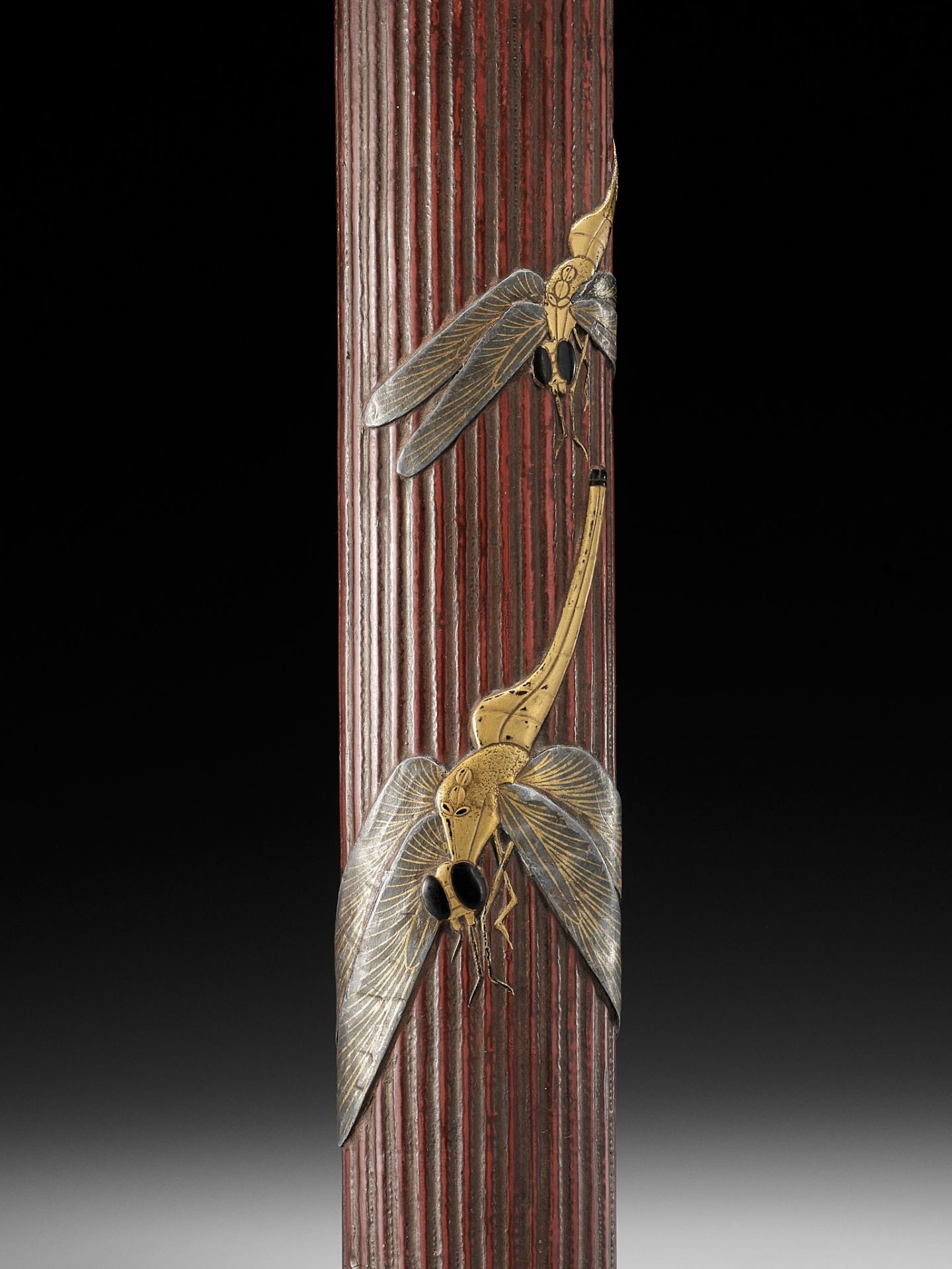 A LARGE AND RARE RINPA-STYLE INLAID AND LACQUERED KISERUZUTSU DEPICTING DRAGONFLIES
