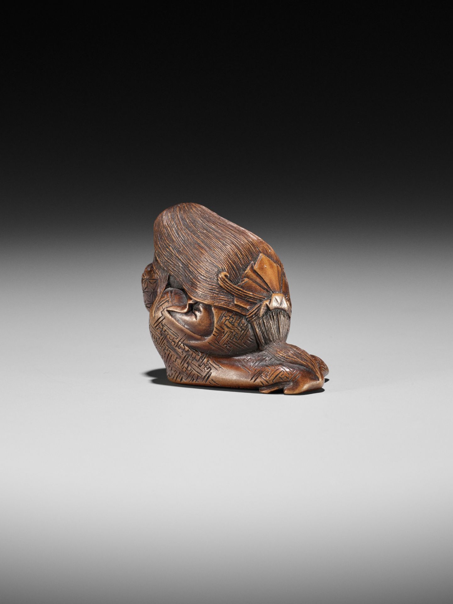 NOBUKAZU: A WOOD SHUNGA NETSUKE OF OKAME WITH TENGU MASK - Image 7 of 12