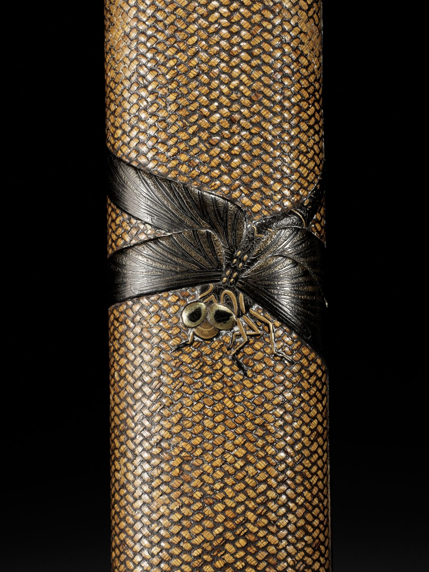 A FINE RATTAN AND LACQUER KISERUZUTSU WITH DRAGONFLIES