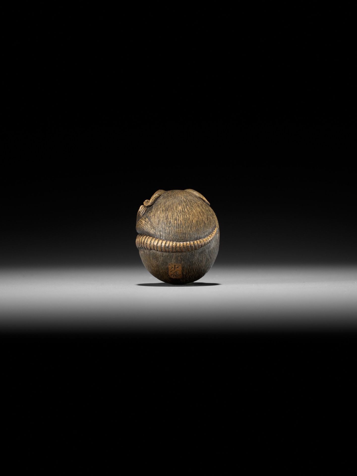 KINSUI: A CONTEMPORARY WOOD NETSUKE OF A COILED RAT - Image 4 of 12