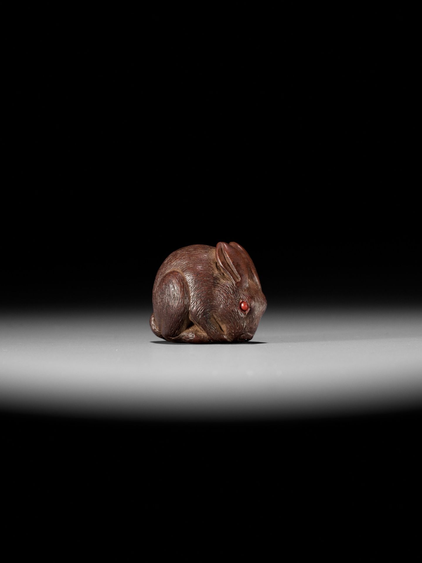 KOKEI: A FINE AND RARE WOOD NETSUKE OF A HARE - Image 6 of 14