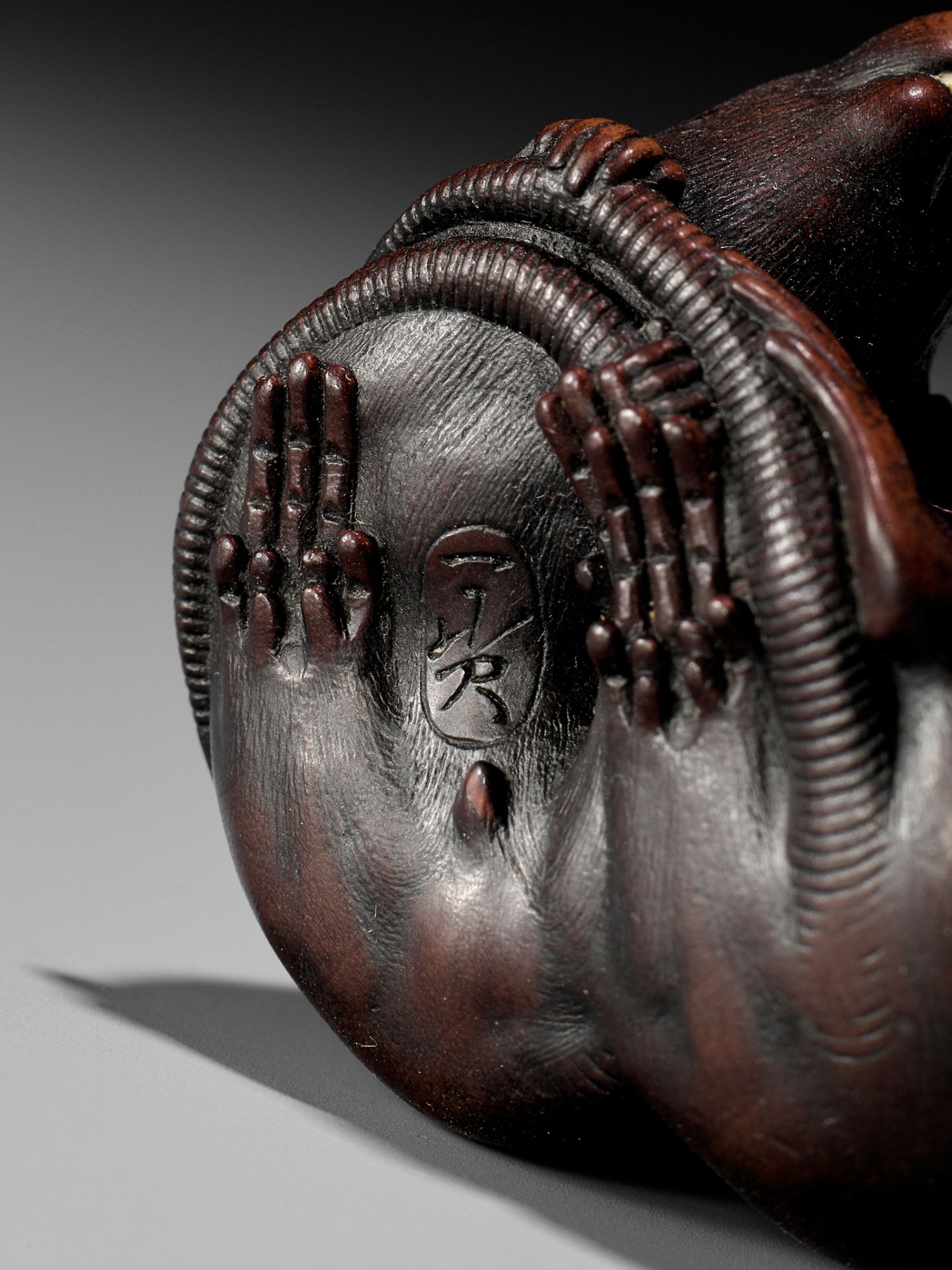 IKKAN: A SUPERB WOOD NETSUKE OF TWO RATS - Image 15 of 16