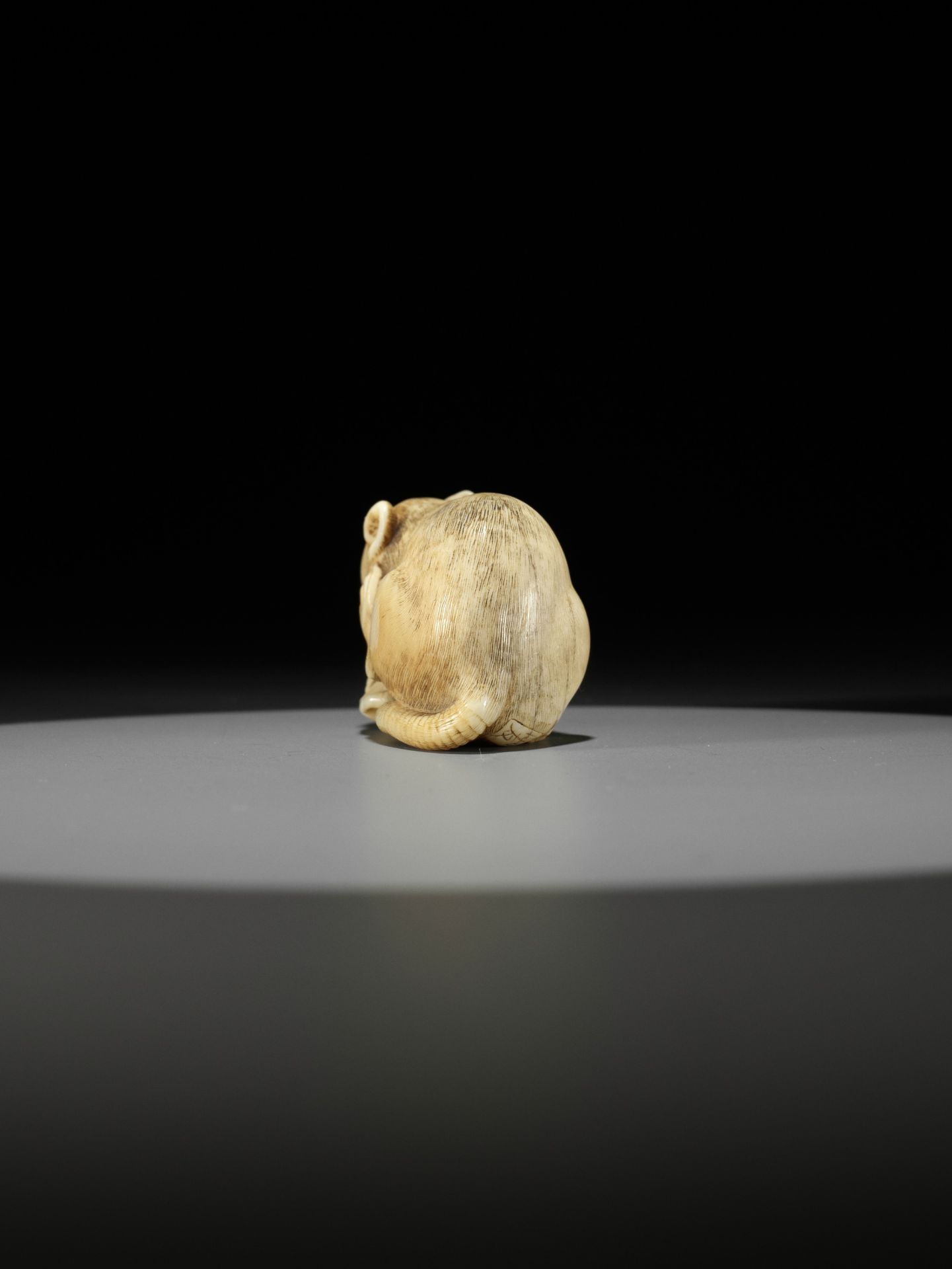 OKATOMO: A SUPERB IVORY NETSUKE OF A RAT WITH EDAMAME BEAN POD - Image 9 of 15