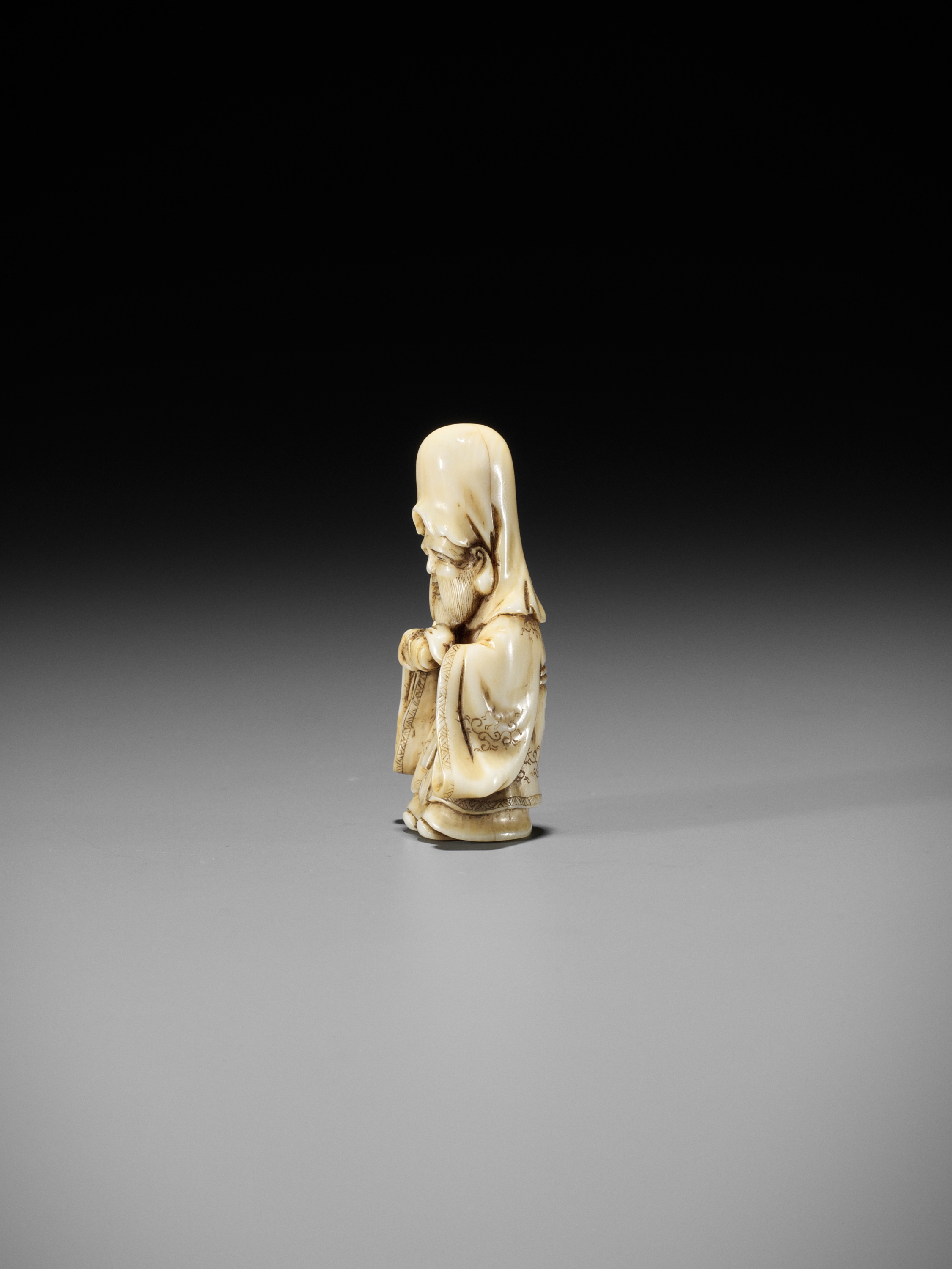 GYOKKOSAI: A FINE IVORY NETSUKE OF JUROJIN HOLDING A SCROLL - Image 6 of 13