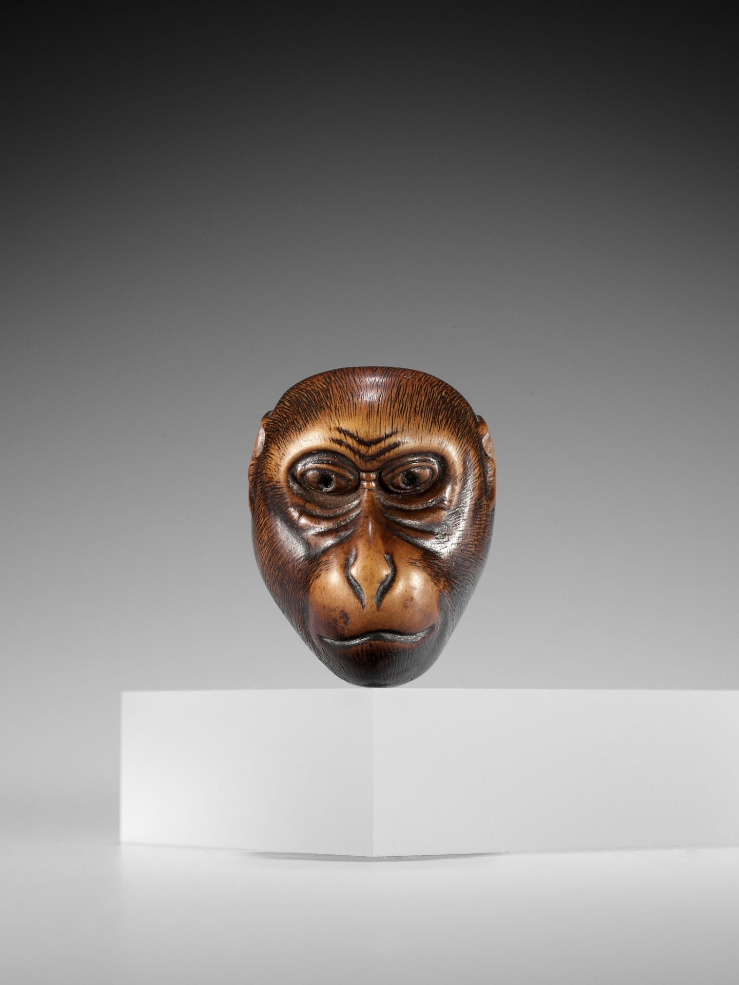 IKKO: A WOOD KYOGEN MASK NETSUKE OF A MONKEY (SARU) - Image 9 of 10