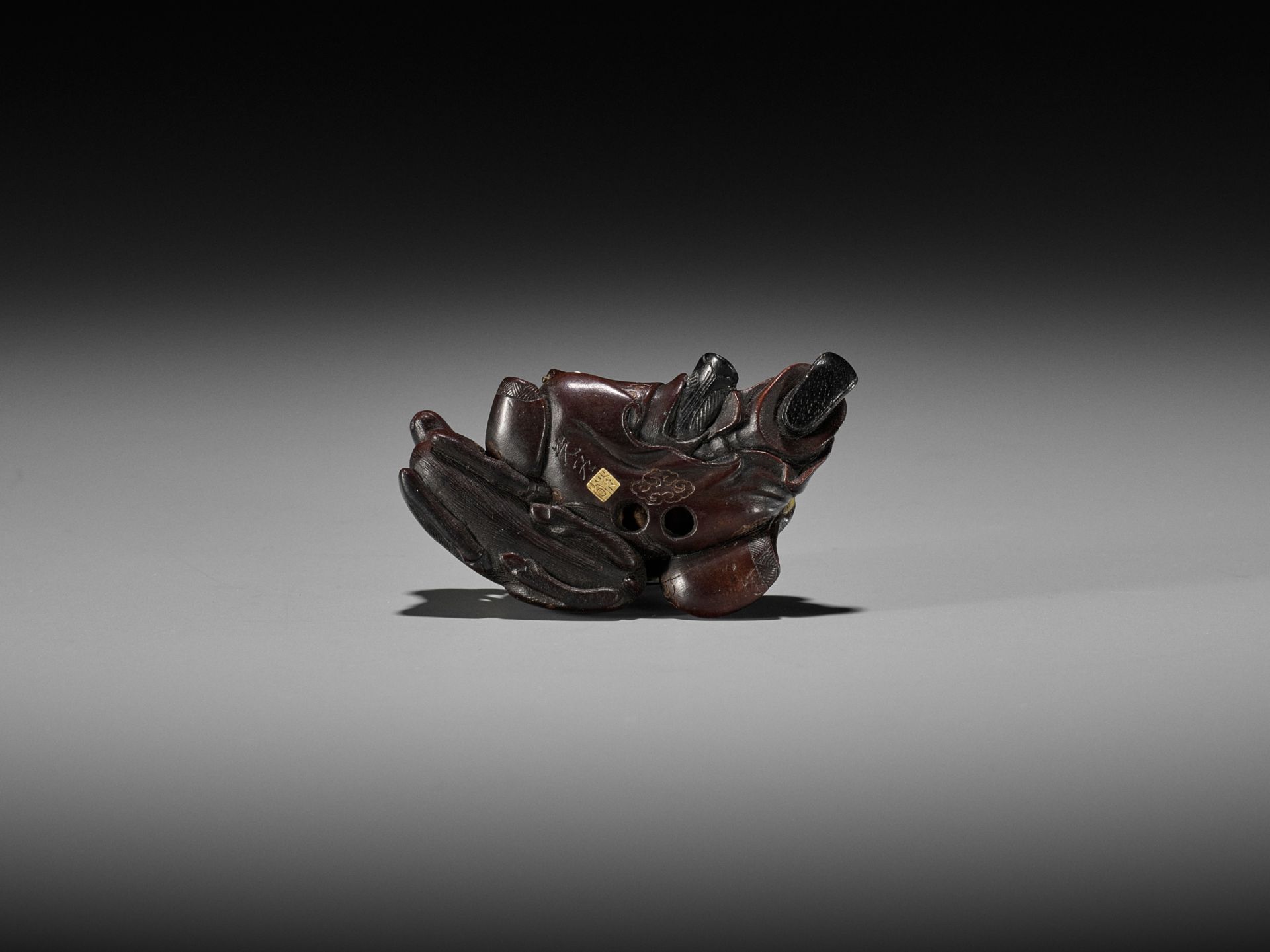 KOKOKU: A VERY FINE INLAID WOOD NETSUKE OF JUROJIN WITH STAG - Image 12 of 12