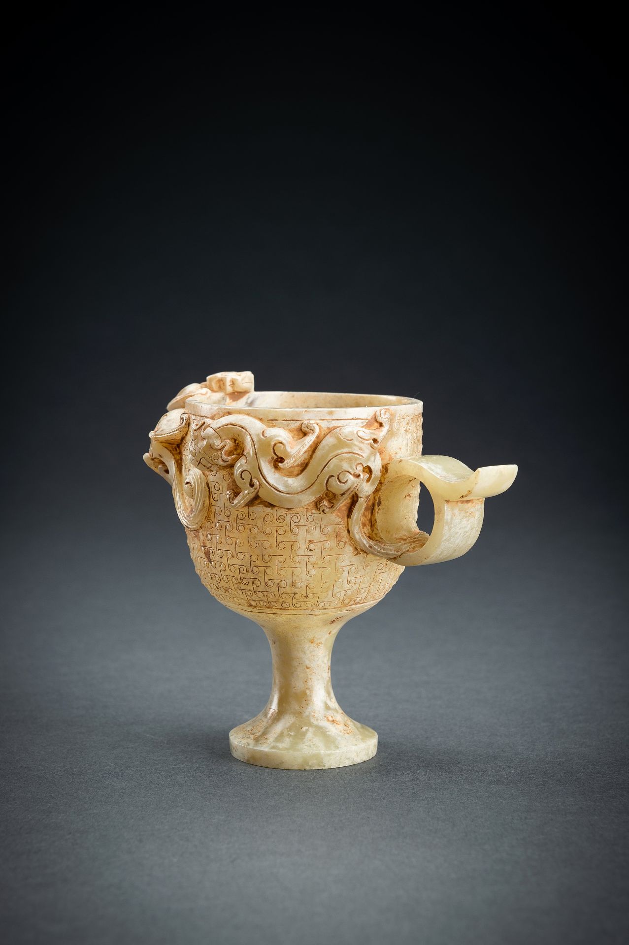 AN ARCHAISTIC CELADON JADE 'CHILONG' WINE CUP - Image 9 of 19