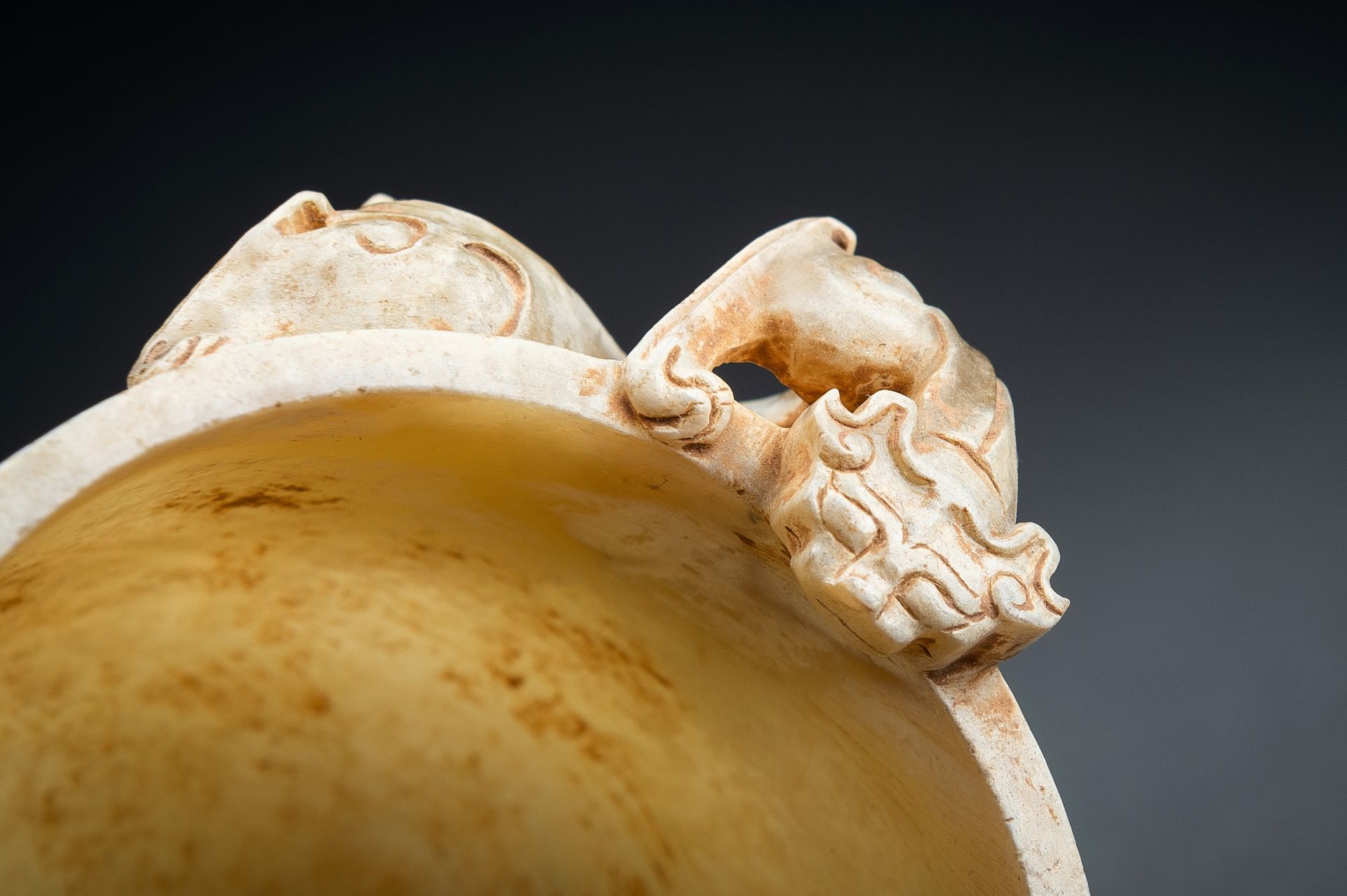 AN ARCHAISTIC CELADON JADE 'CHILONG' WINE CUP - Image 15 of 19
