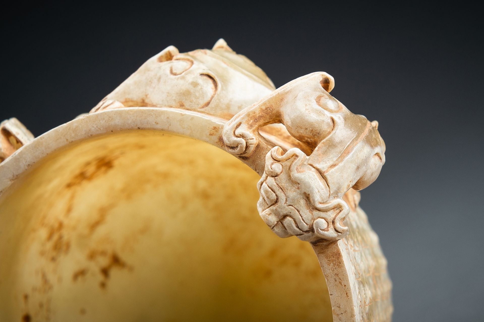 AN ARCHAISTIC CELADON JADE 'CHILONG' WINE CUP - Image 14 of 19