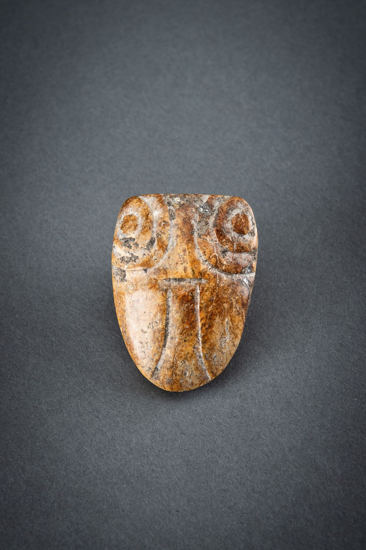 AN ARCHAISTIC AMBER JADE PENDANT OF A CICADA, QING DYNASTY OR EARLIER - Image 17 of 17