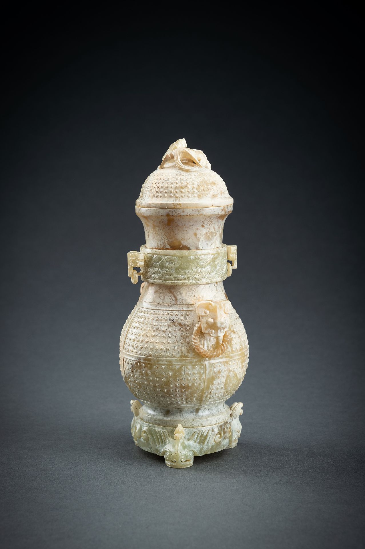 A 3-PART CELADON JADE VESSEL WITH COVER AND STAND - Image 13 of 17