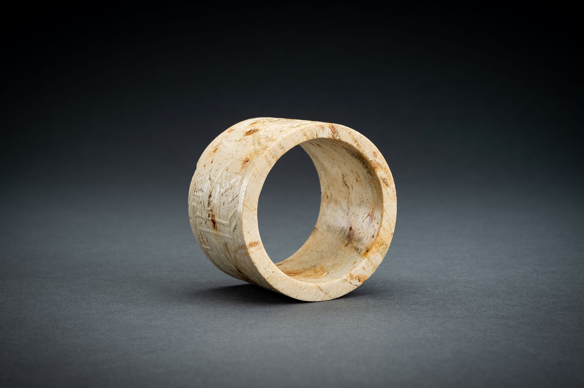 AN ARCHAISTIC JADE CONG, QING DYNASTY OR EARLIER - Image 12 of 14