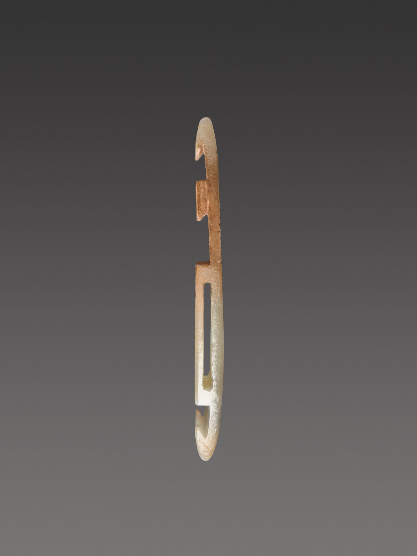AN ARCHAISTIC PALE CELADON JADE SCABBARD SLIDE, QING - Image 5 of 6