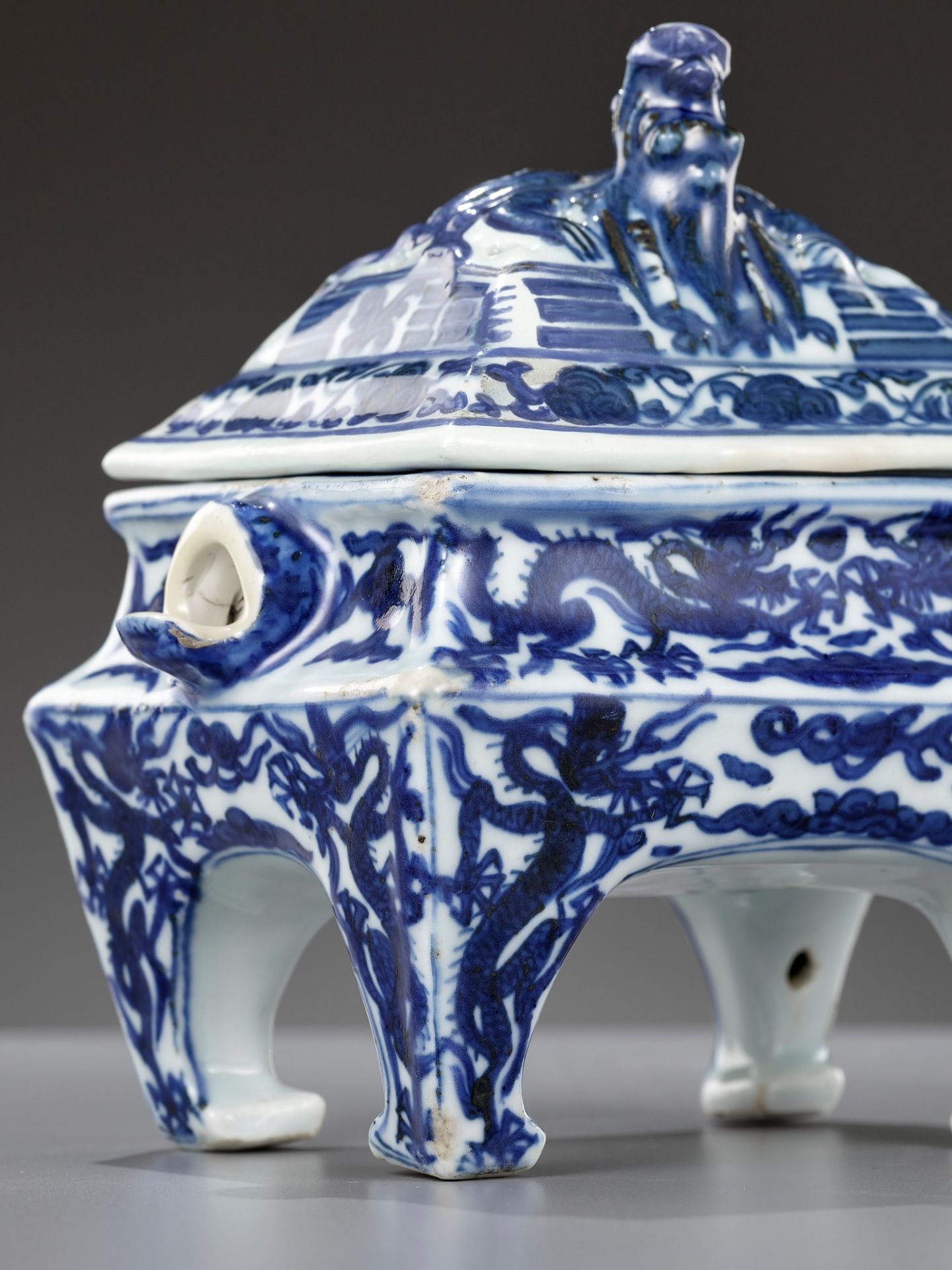 A RARE BLUE AND WHITE 'DRAGON' CENSER, WANLI MARK AND PERIOD - Image 15 of 16