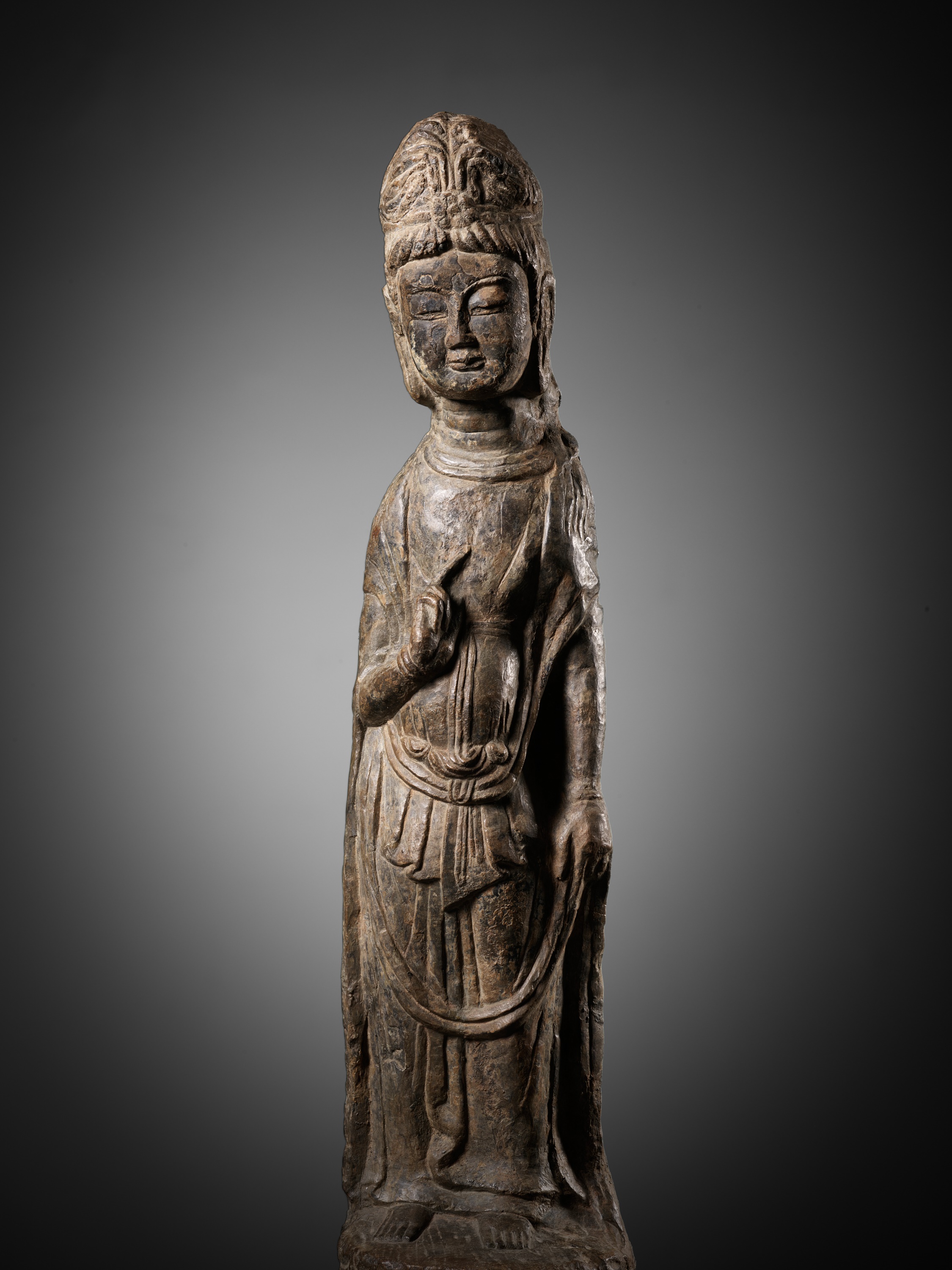 A RARE AND IMPORTANT LIMESTONE FIGURE OF A BODHISATTVA, LONGMEN GROTTOES, NORTHERN WEI DYNASTY - Image 15 of 18