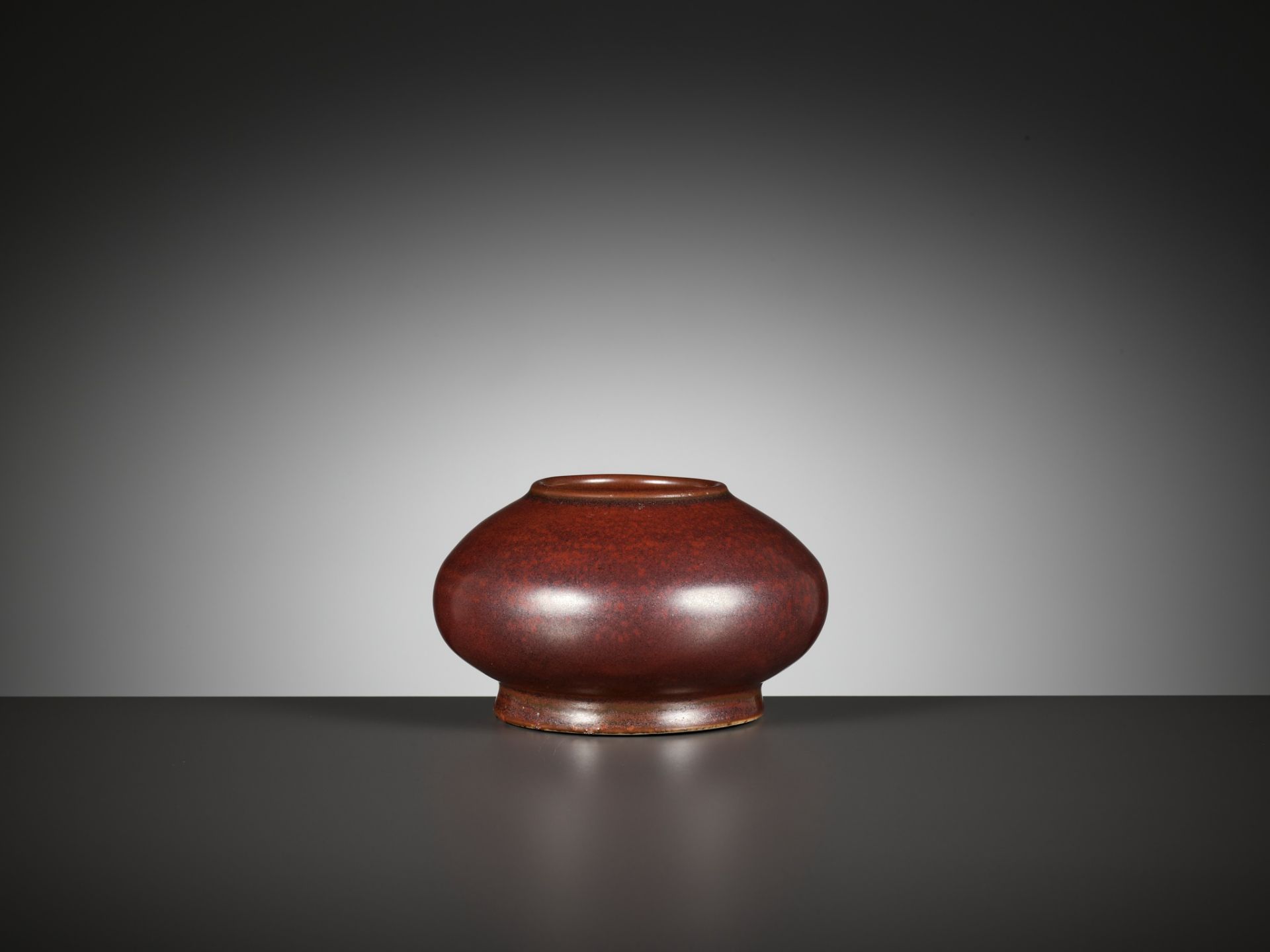 AN IRON-RUST GLAZED WATERPOT, QING DYNASTY - Image 5 of 9