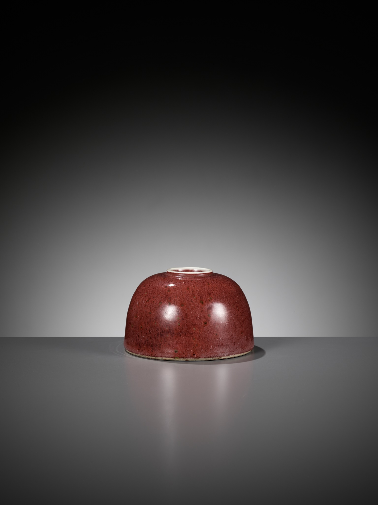 A PEACHBLOOM-GLAZED 'BEEHIVE' WATERPOT, 19TH CENTURY - Image 8 of 17