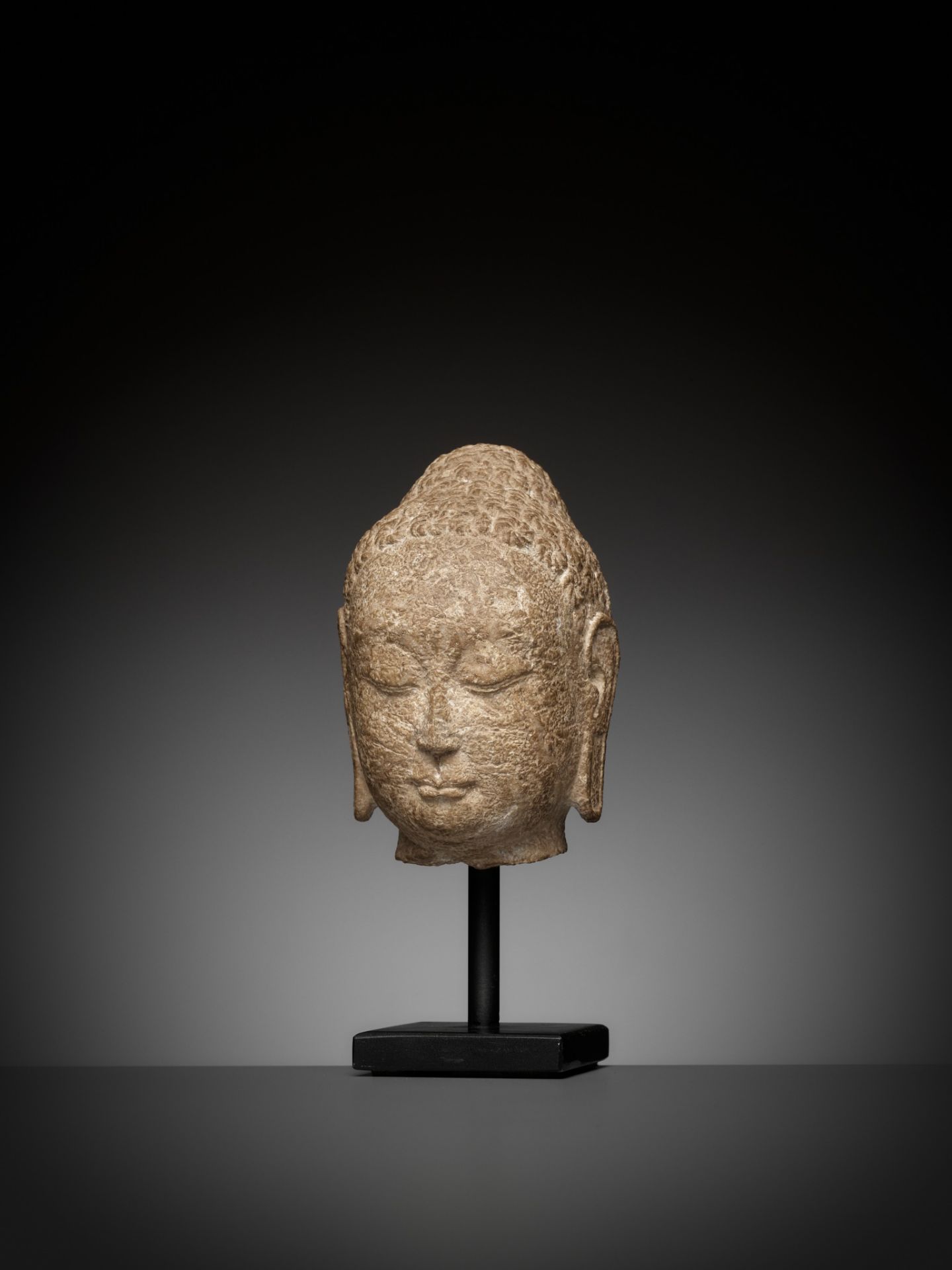 A FINE LIMESTONE HEAD OF BUDDHA, NORTHERN QI DYNASTY - Image 3 of 11