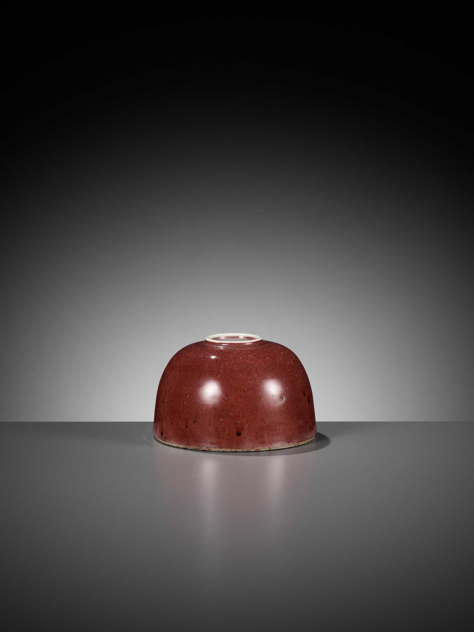 A PEACHBLOOM-GLAZED 'BEEHIVE' WATERPOT, 19TH CENTURY - Image 6 of 17