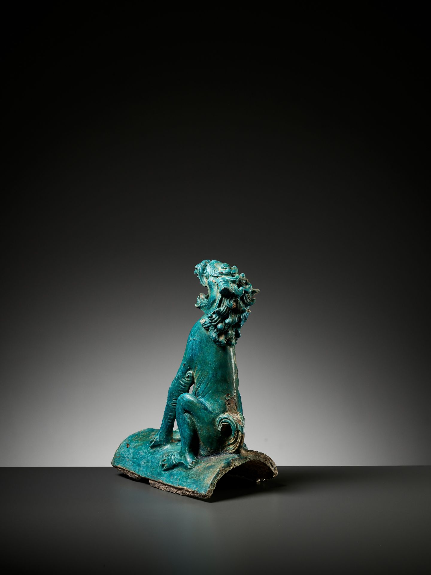 A TURQUOISE-GLAZED 'LION' ROOF TILE, MING DYNASTY - Bild 6 aus 13