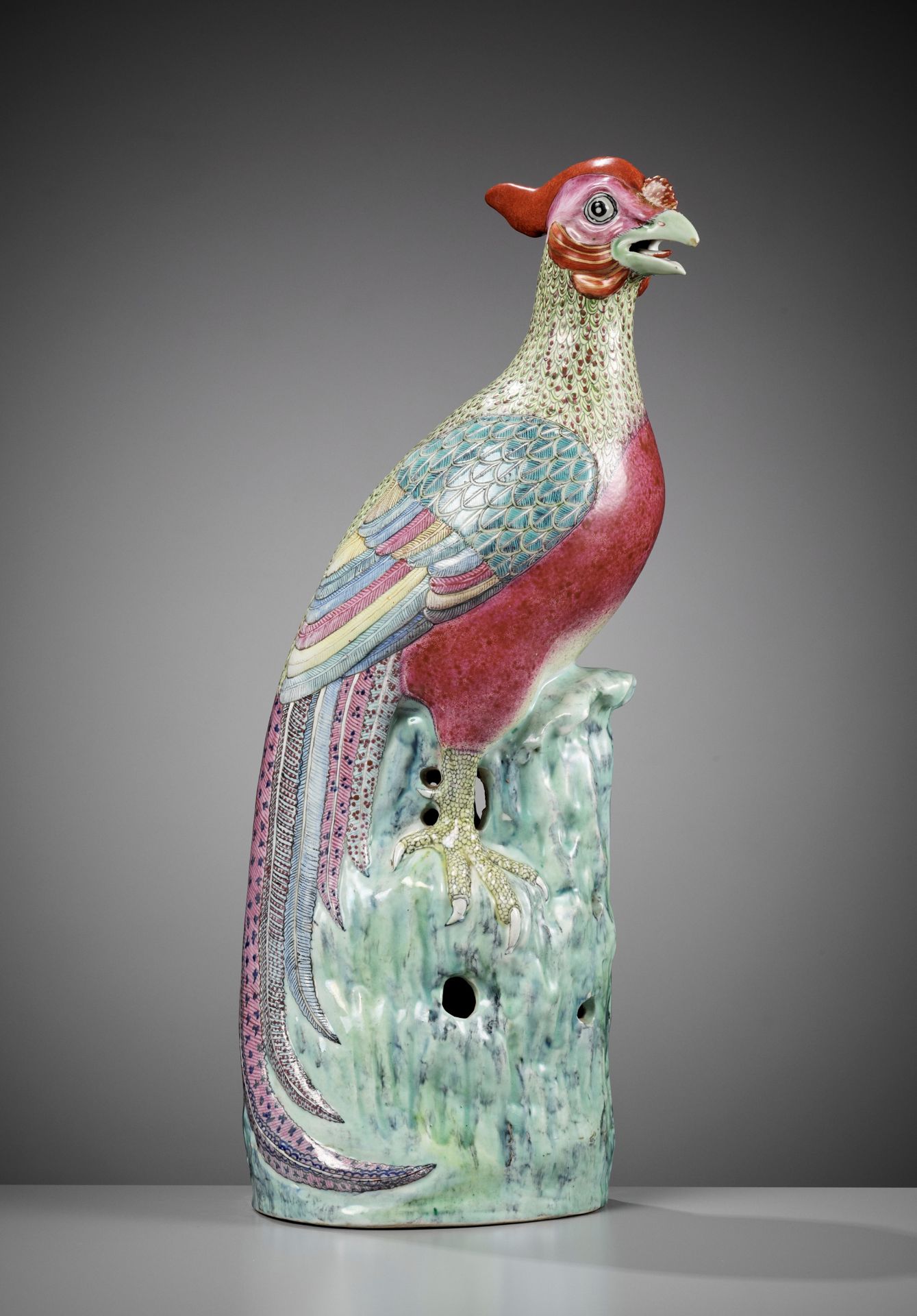 A FAMILLE ROSE FIGURE OF A PHOENIX, PAN YUNLONG MARK, 19TH CENTURY - Bild 2 aus 10