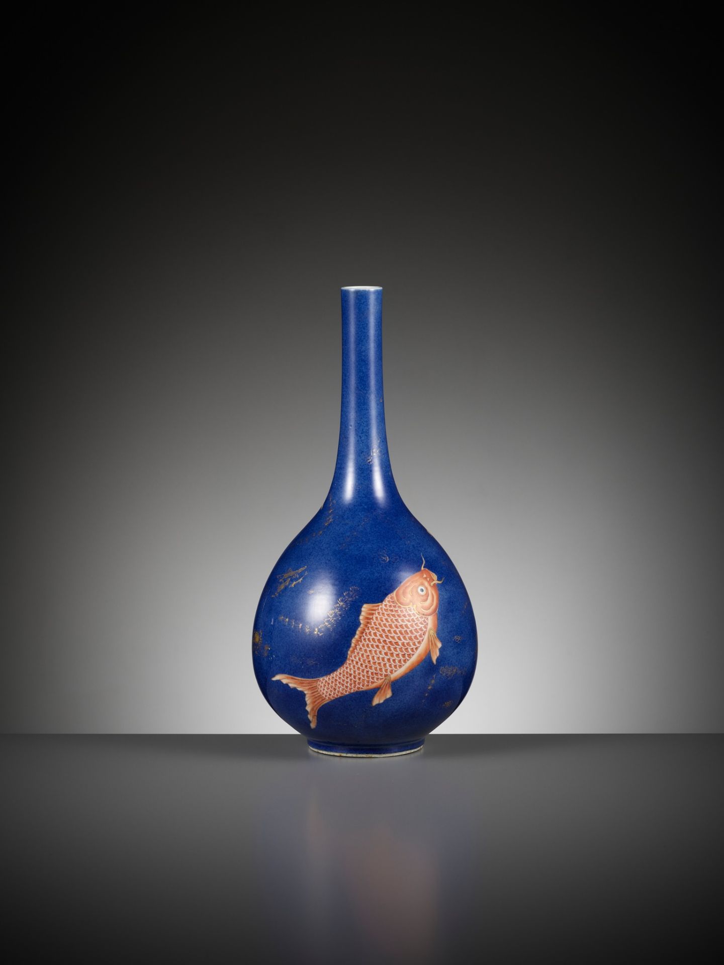 A POWDER-BLUE GROUND 'THREE CARP' BOTTLE VASE, KANGXI PERIOD - Image 9 of 14