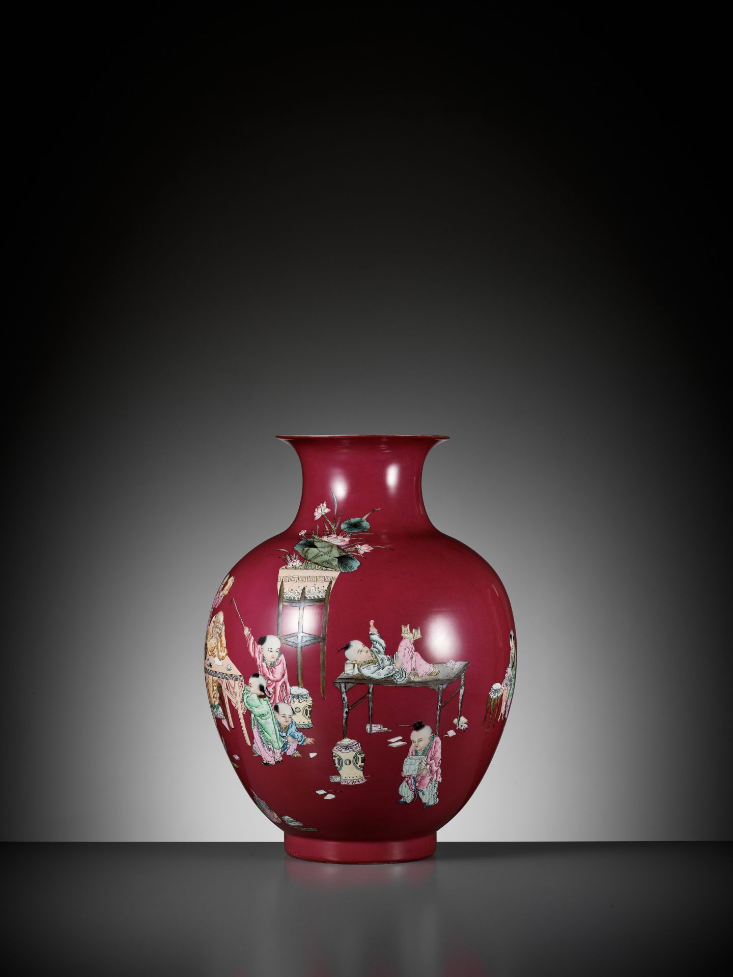 A LARGE PUCE-GROUND 'SLEEPING TEACHER & MISCHIEVOUS BOYS' VASE, LATE QING TO REPUBLIC PERIOD - Image 8 of 18