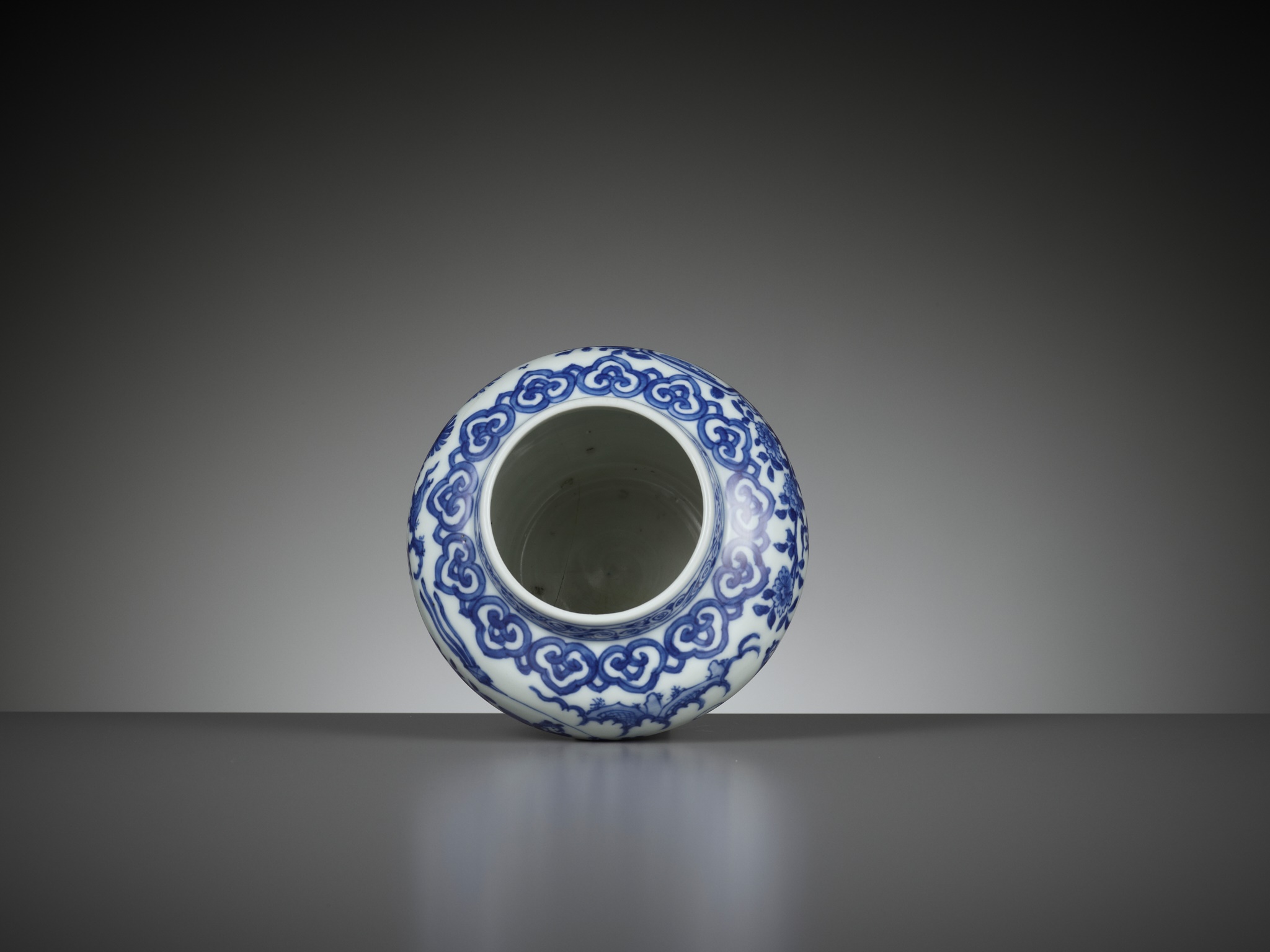 A BLUE AND WHITE 'SCHOLARS AND BOYS' JAR, GUAN, WANLI MARK AND PERIOD - Image 13 of 15