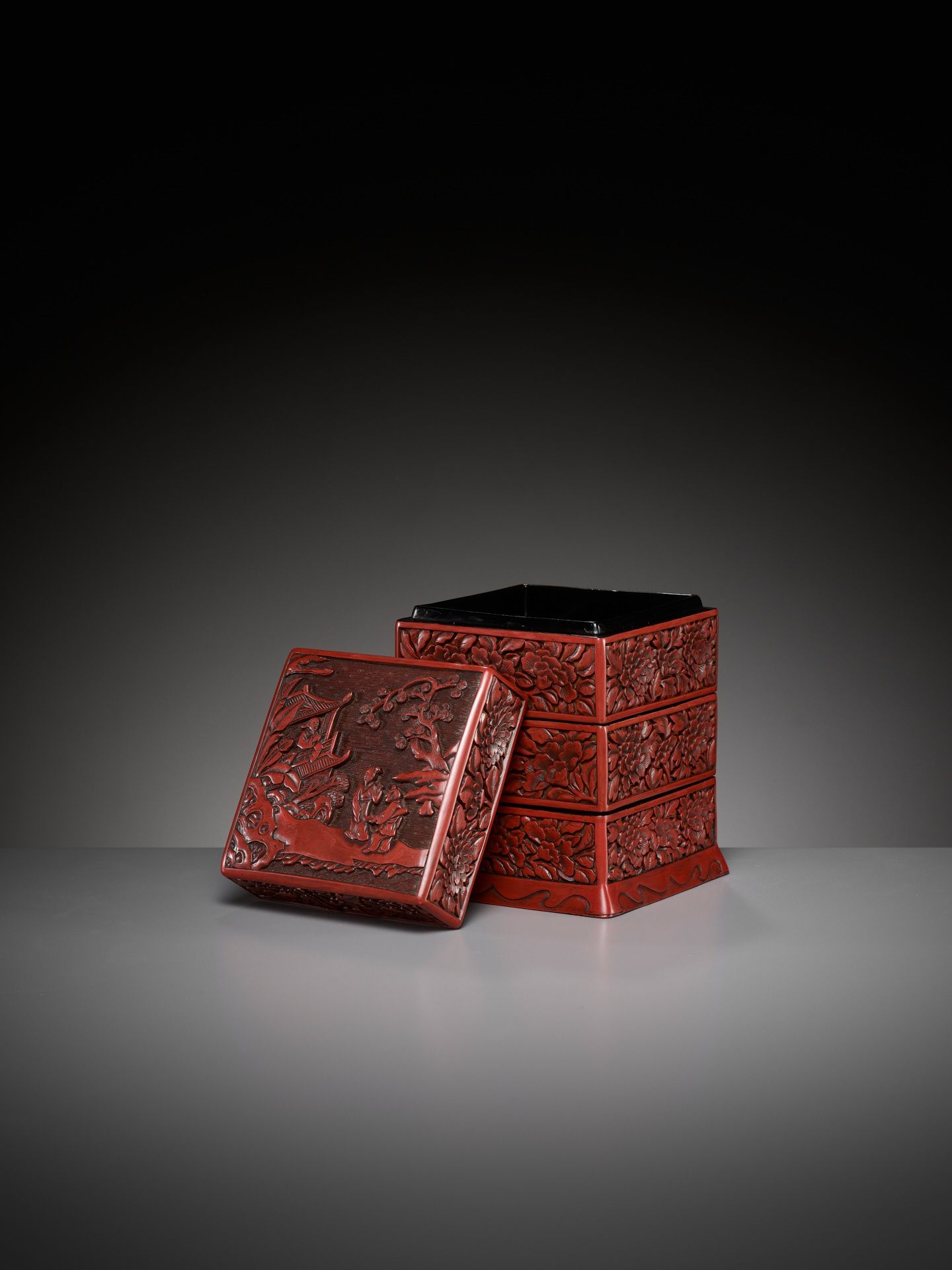 A CINNABAR LACQUER THREE-TIERED BOX AND COVER, LATE YUAN TO MID-MING DYNASTY - Image 11 of 12