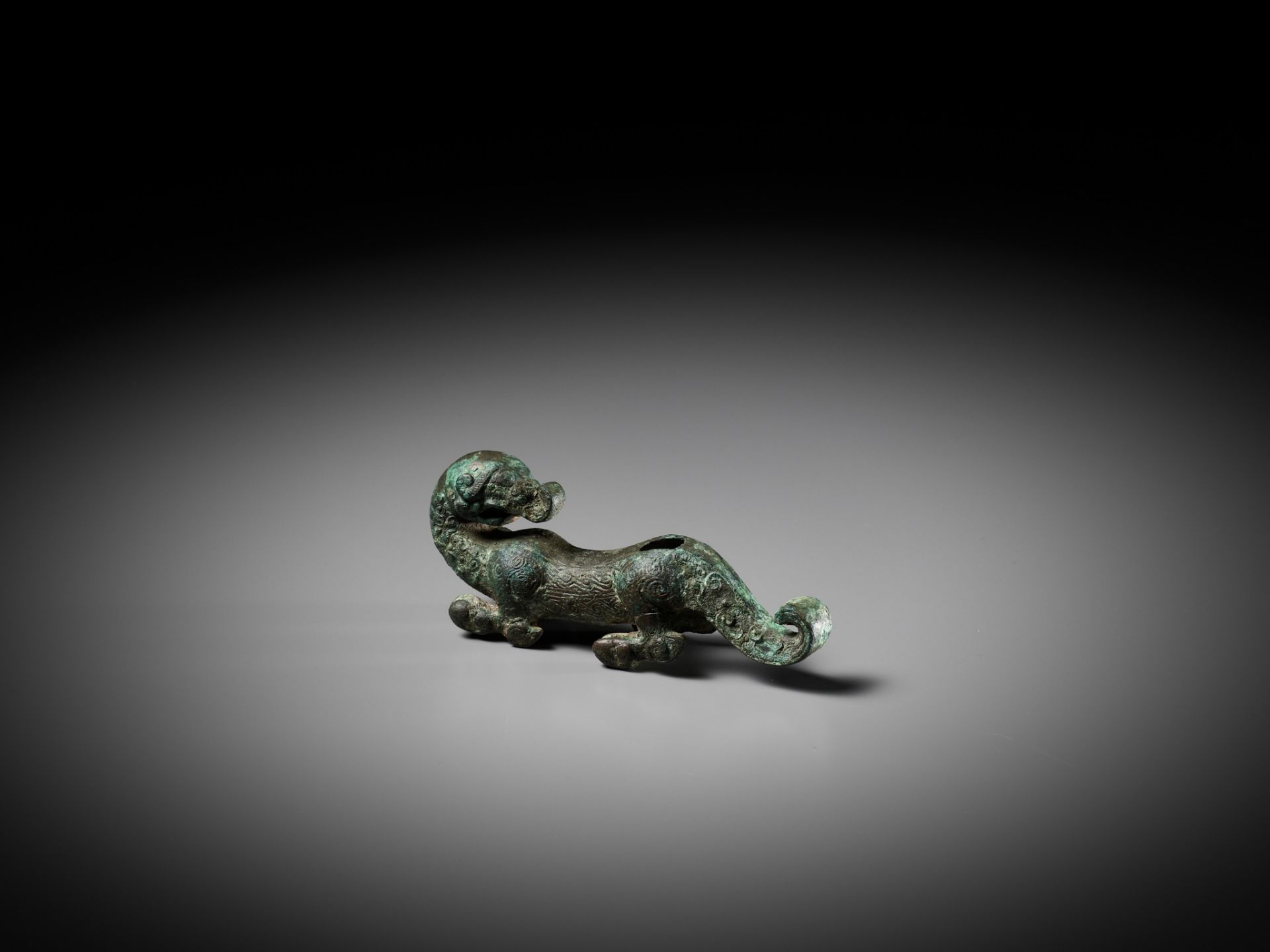 A SUPERB BRONZE FIGURE OF A DRAGON, EASTERN ZHOU DYNASTY, CHINA, 770-256 BC - Image 12 of 25