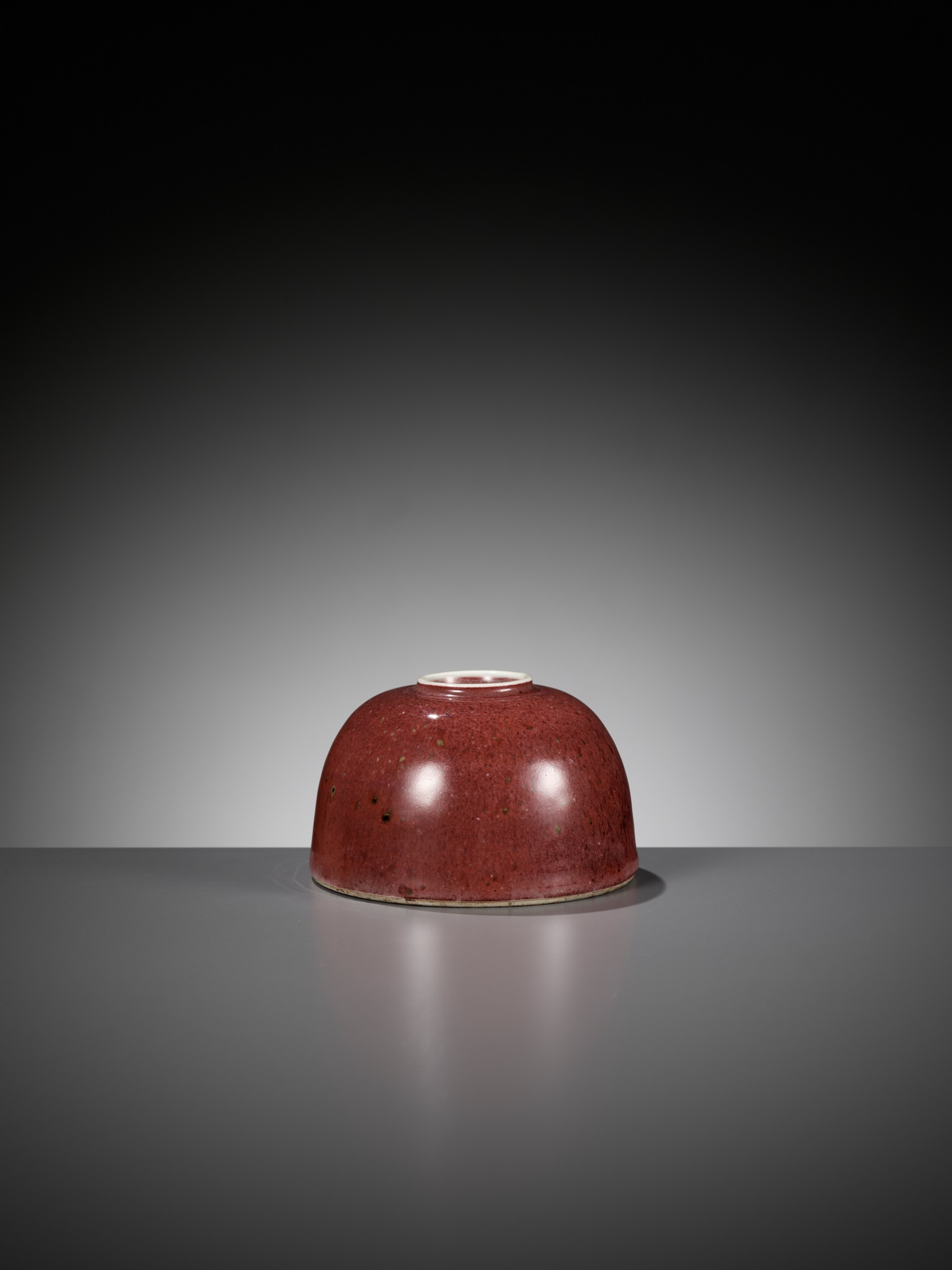 A PEACHBLOOM-GLAZED 'BEEHIVE' WATERPOT, 19TH CENTURY - Image 7 of 17