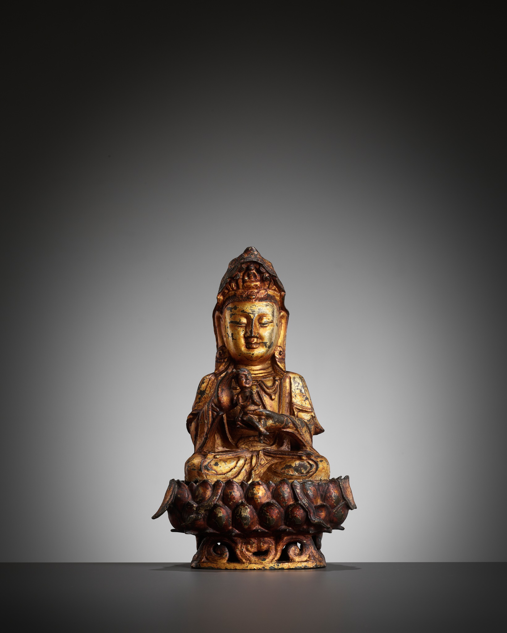 A GILT-LACQUERED BRONZE FIGURE OF SONGZI GUANYIN, MING DYNASTY - Image 2 of 12