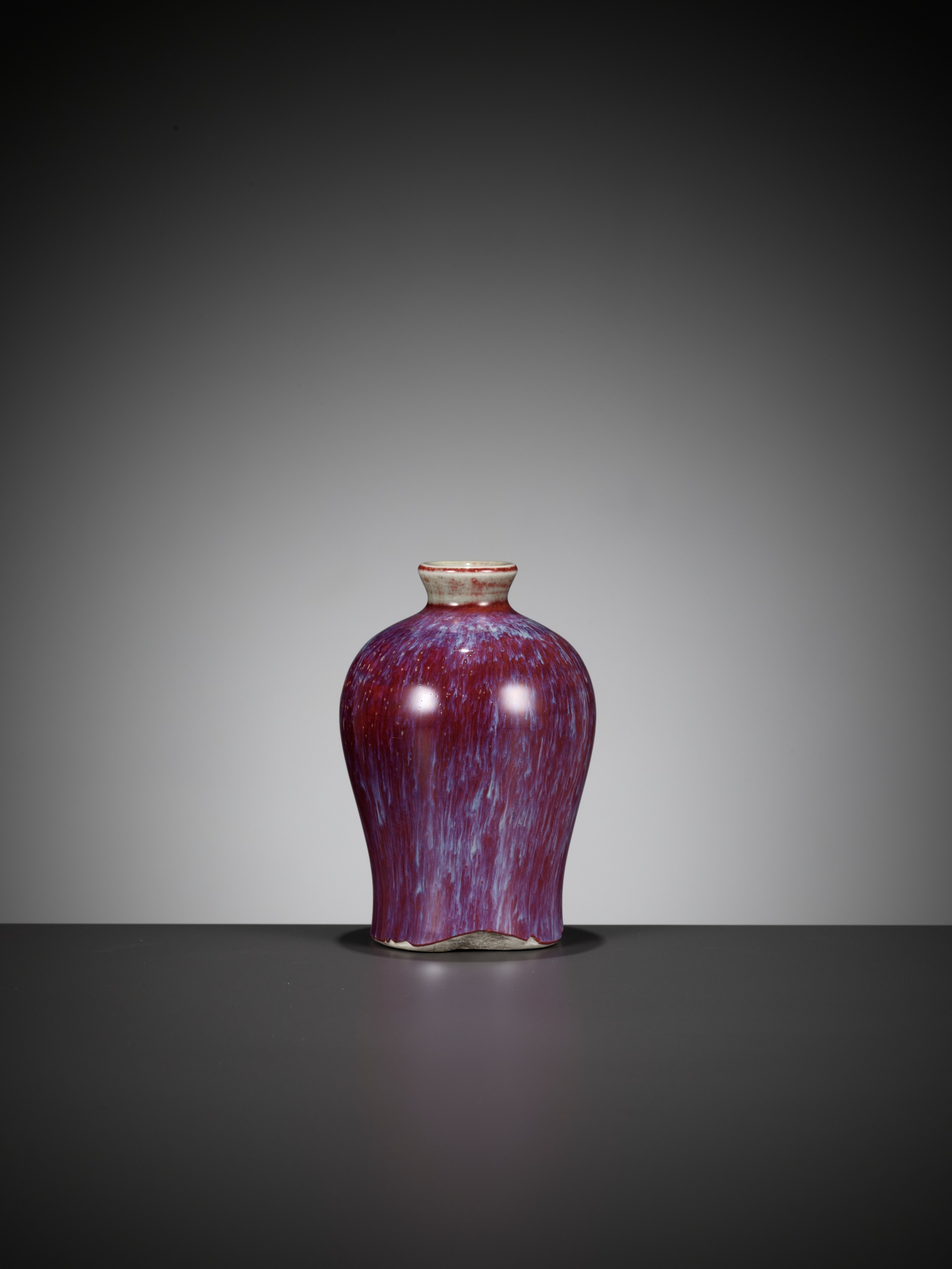 A FLAMBE-GLAZED MINIATURE VASE, MEIPING, QING DYNASTY - Image 5 of 10