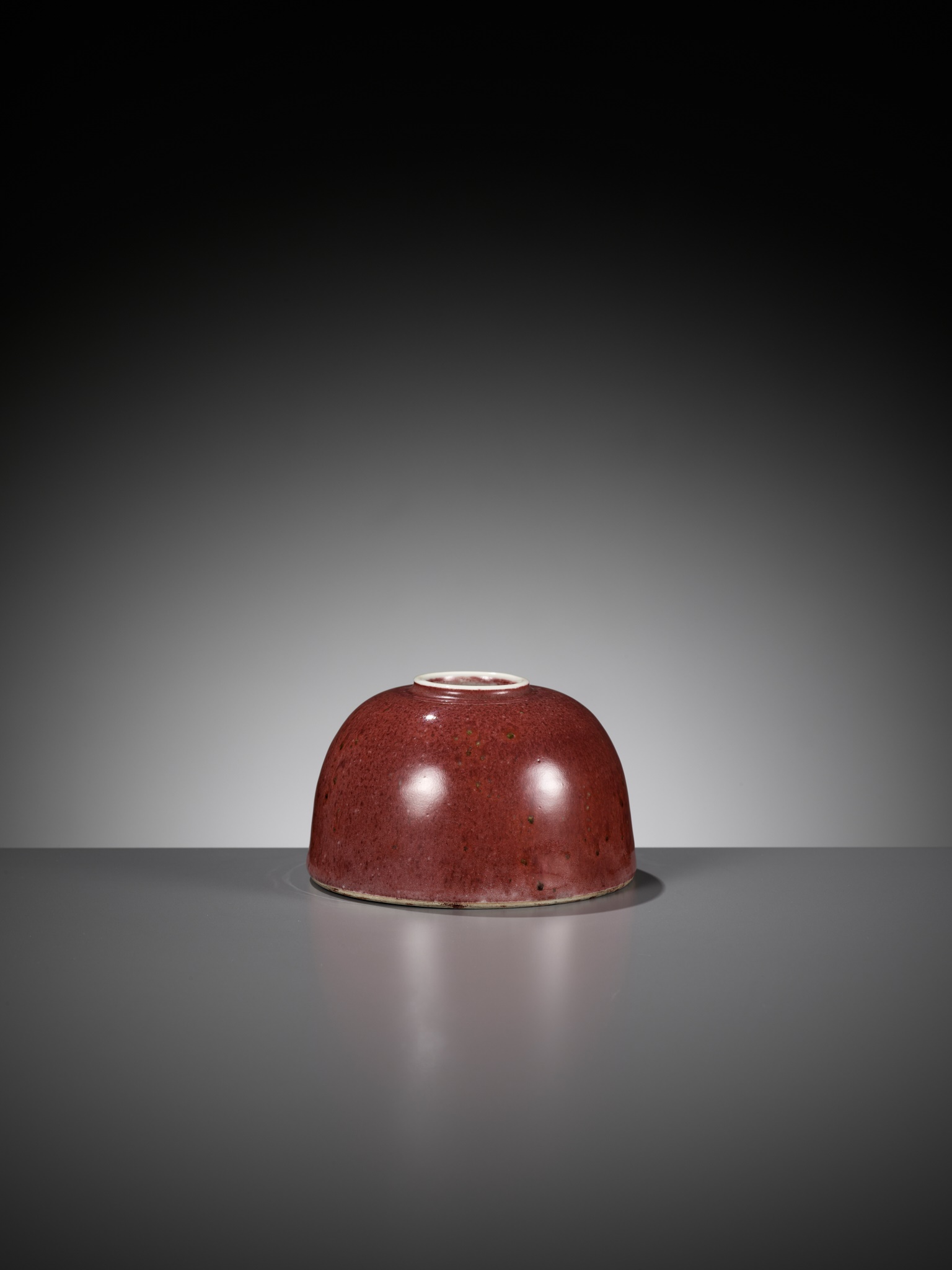 A PEACHBLOOM-GLAZED 'BEEHIVE' WATERPOT, 19TH CENTURY - Image 3 of 17