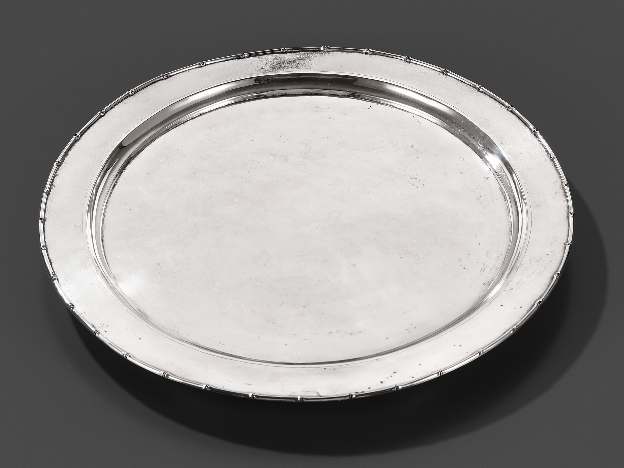 A LARGE SILVER TRAY, HUNG CHONG & CO., LATE QING DYNASTY TO REPUBLIC PERIOD