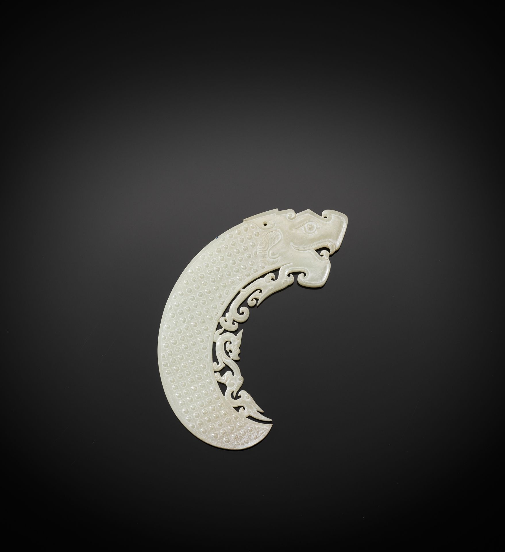 A WHITE JADE 'DRAGON' ORNAMENT, WESTERN HAN - Image 4 of 8