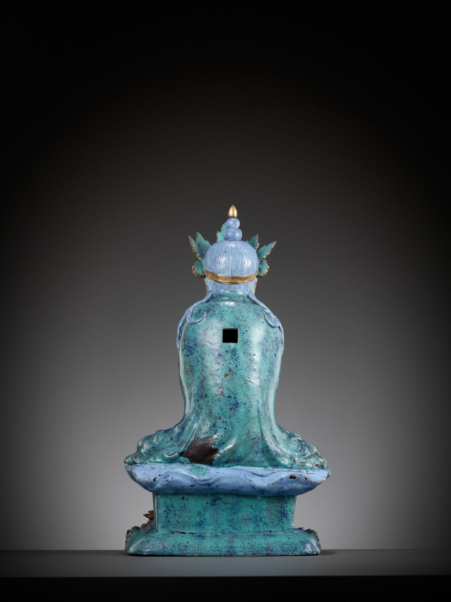 A VERY LARGE 'ROBIN'S EGG' ENAMELED AND GILT PORCELAIN FIGURE OF AMITAYUS,QIANLONG TO JIAQING PERIOD - Image 13 of 17