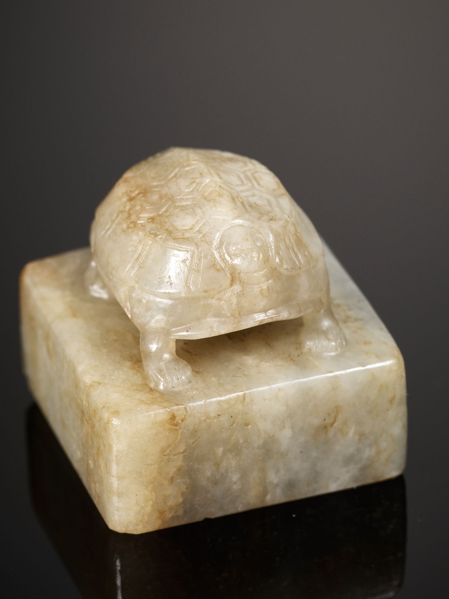 A CELADON JADE 'TURTLE' SEAL, 17TH CENTURY - Image 13 of 13