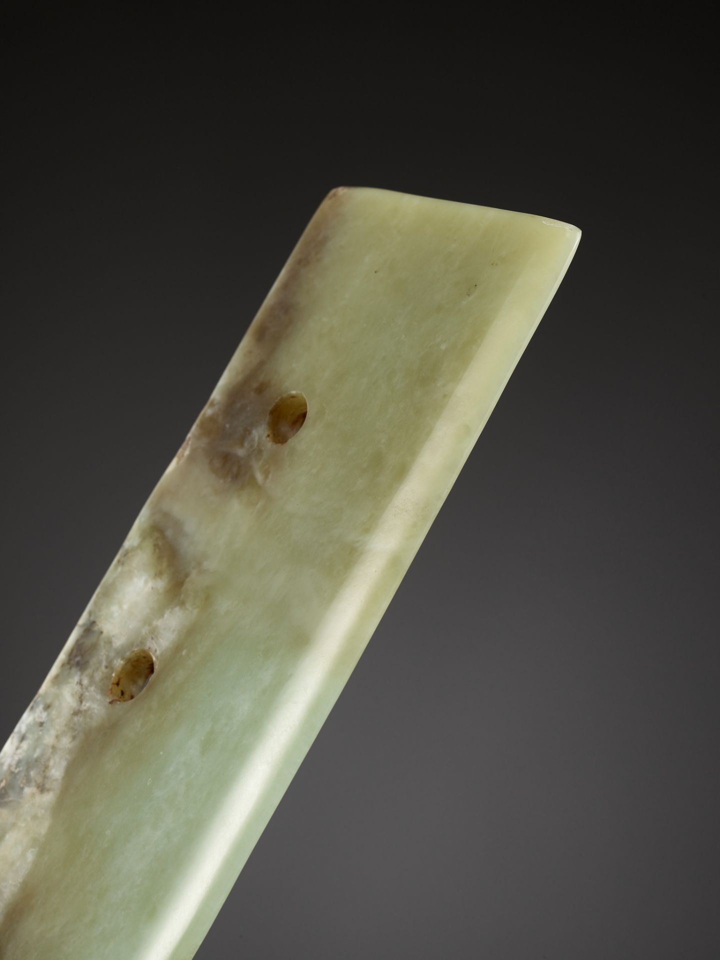 A GREEN JADE CEREMONIAL BLADE, NEOLITHIC PERIOD - Image 3 of 6