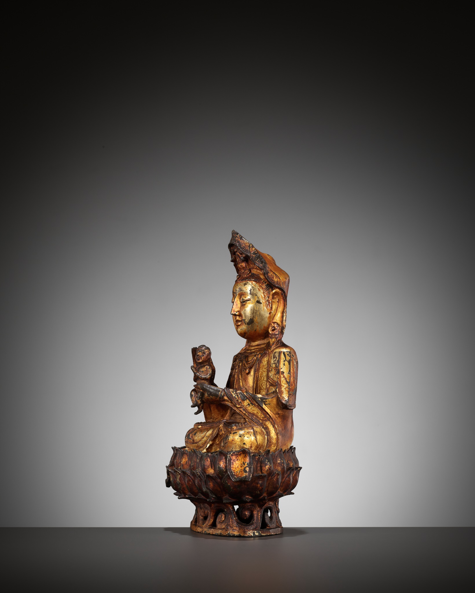 A GILT-LACQUERED BRONZE FIGURE OF SONGZI GUANYIN, MING DYNASTY - Image 8 of 12