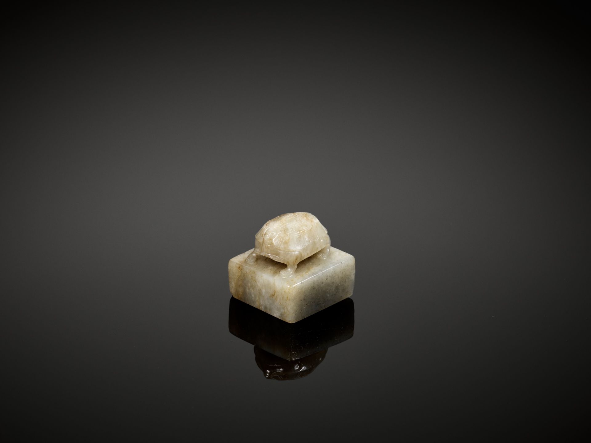 A CELADON JADE 'TURTLE' SEAL, 17TH CENTURY - Image 11 of 13