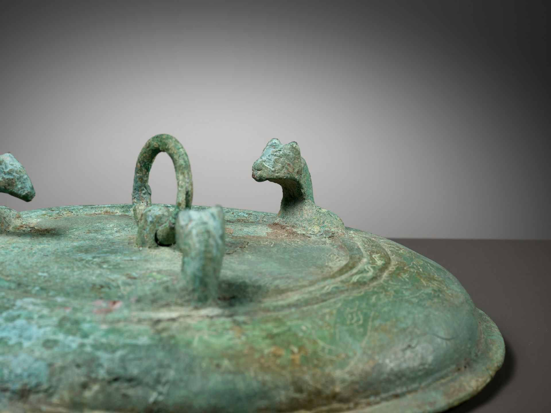 A RARE BRONZE TRIPOD VESSEL AND COVER, LIAN, HAN DYNASTY - Image 14 of 17