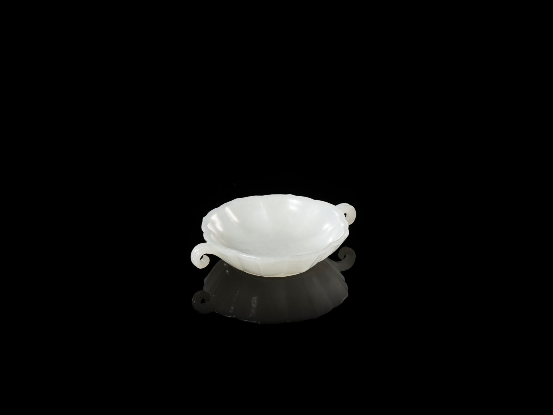 A WHITE JADE MUGHAL-STYLE LOBED BOWL, 18TH CENTURY - Image 6 of 10