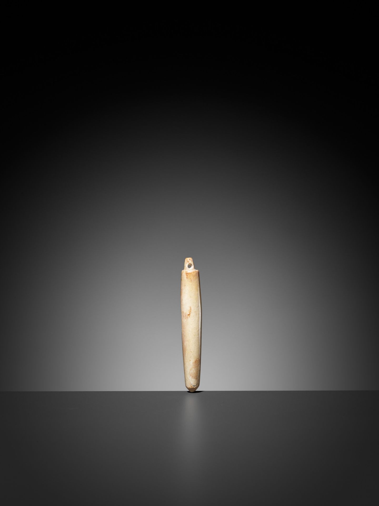 AN AWL-SHAPED 'CHICKEN BONE' JADE PENDANT, LIANGZHU CULTURE - Image 7 of 11