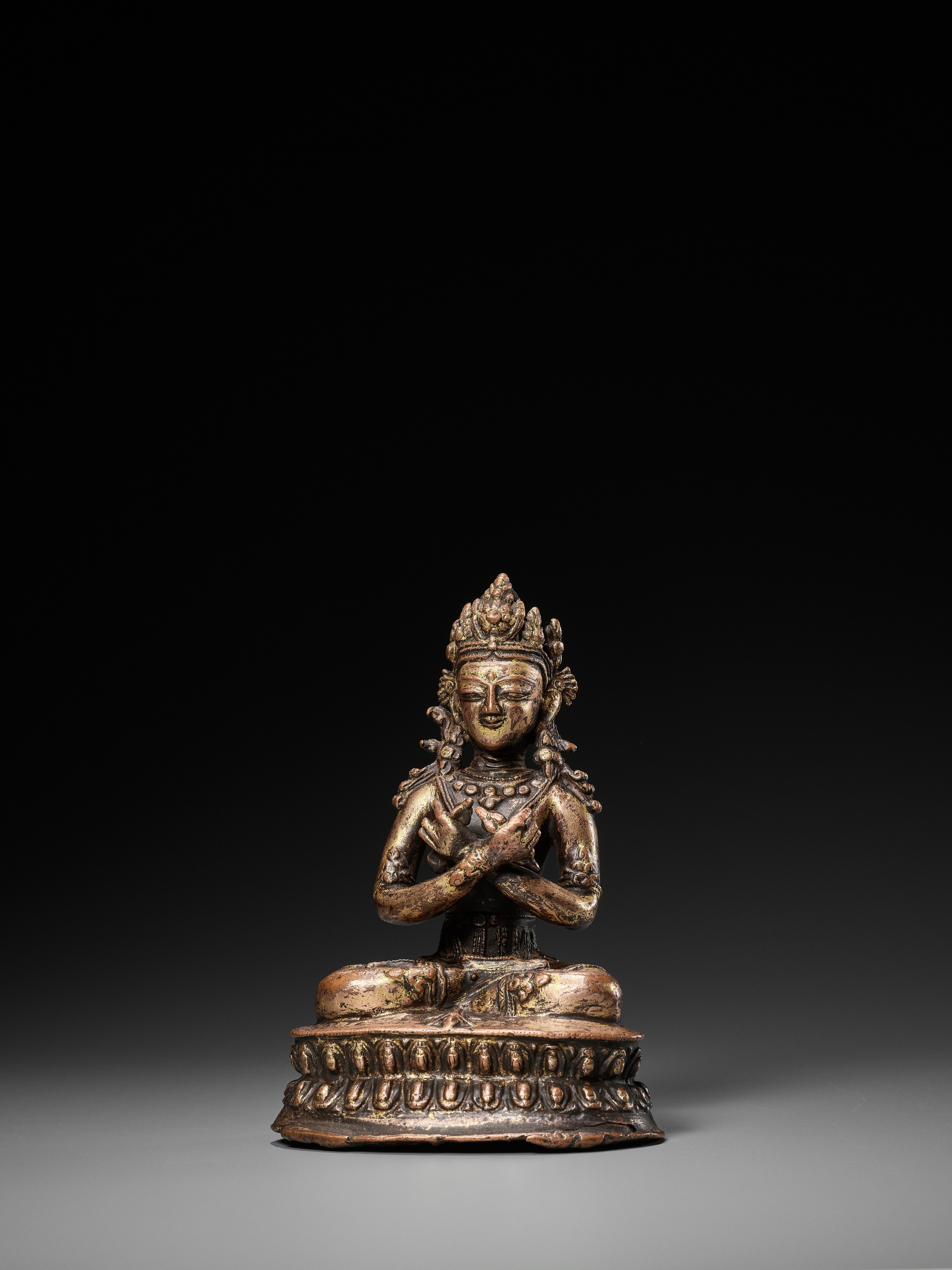 A GILT COPPER-ALLOY FIGURE OF VAJRADHARA, 15th-16TH CENTURY OR EARLIER - Image 3 of 13